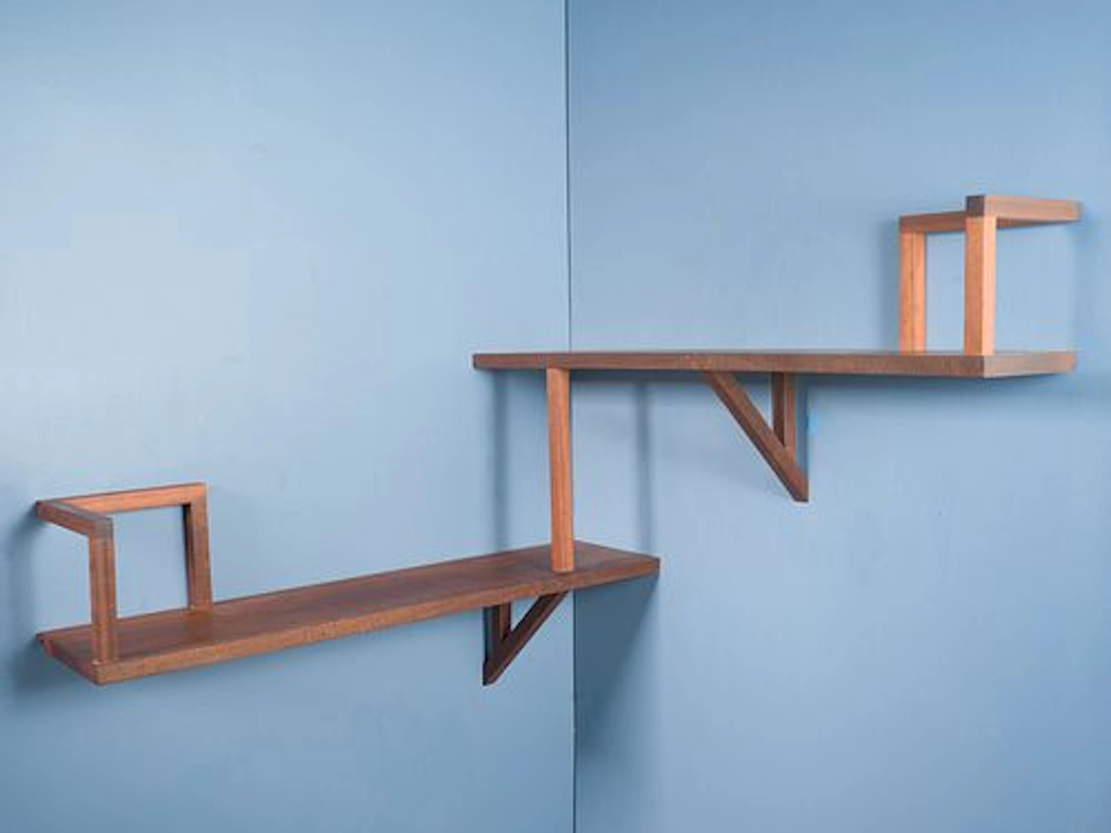 Taidgh O'Niell, Corner Bookshelf
