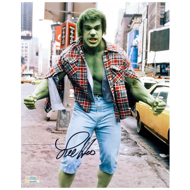 Lou Ferrigno Autographed 1977 The Incredible Hulk Times Square 8x10 Scene Photo