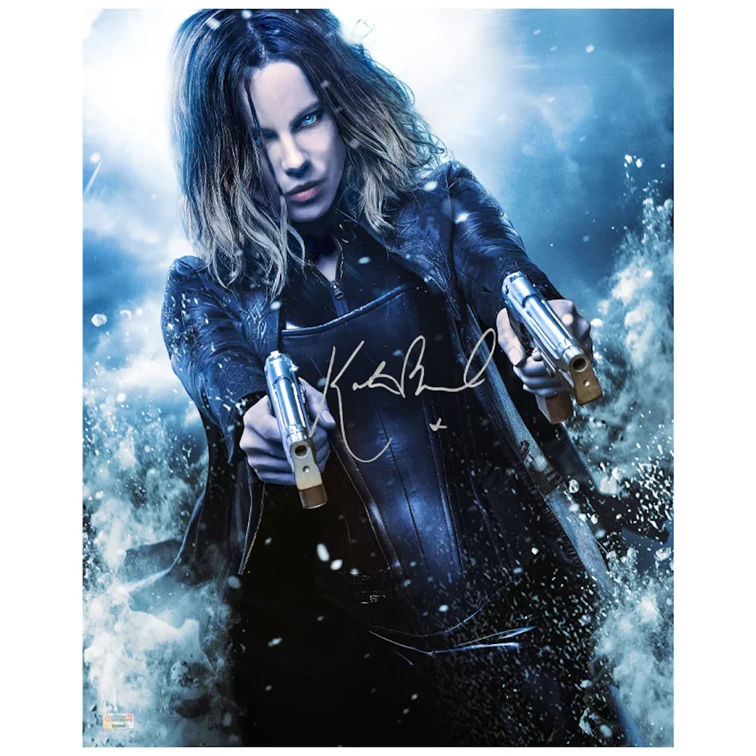 Kate Beckinsale Autographed 2012 Underworld Awakening Selene 16×20 Photo