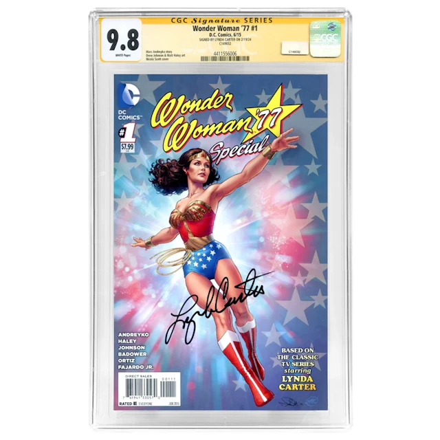 Lynda Carter Autographed 2015 Wonder Woman 77 #1 Nicola Scott Variant