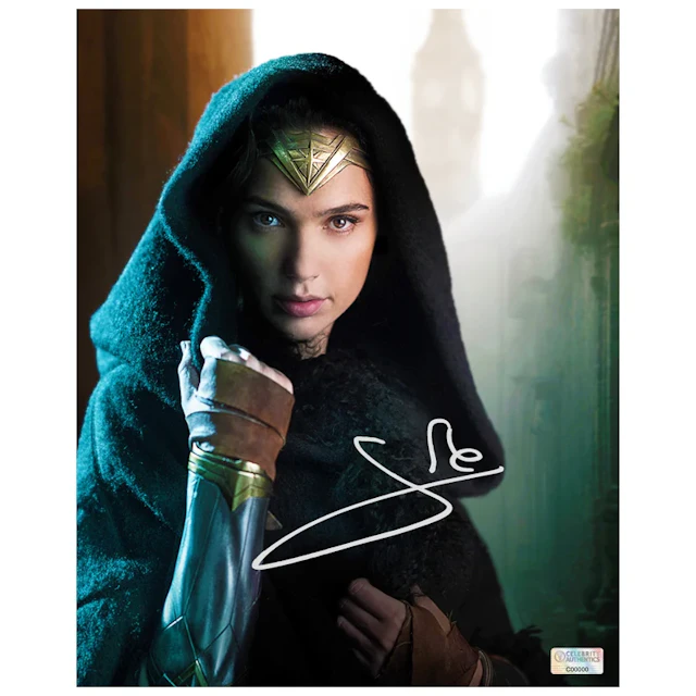 Gal Gadot Autographed 2017 Wonder Woman 8x10 Cloak Photo