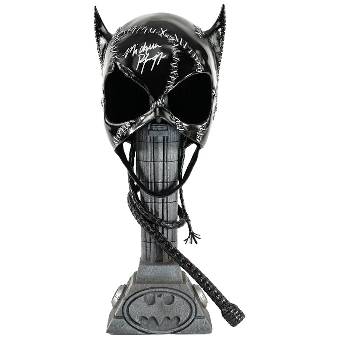 Michelle Pfeiffer Autographed Pure Arts Batman Returns Catwoman Prop