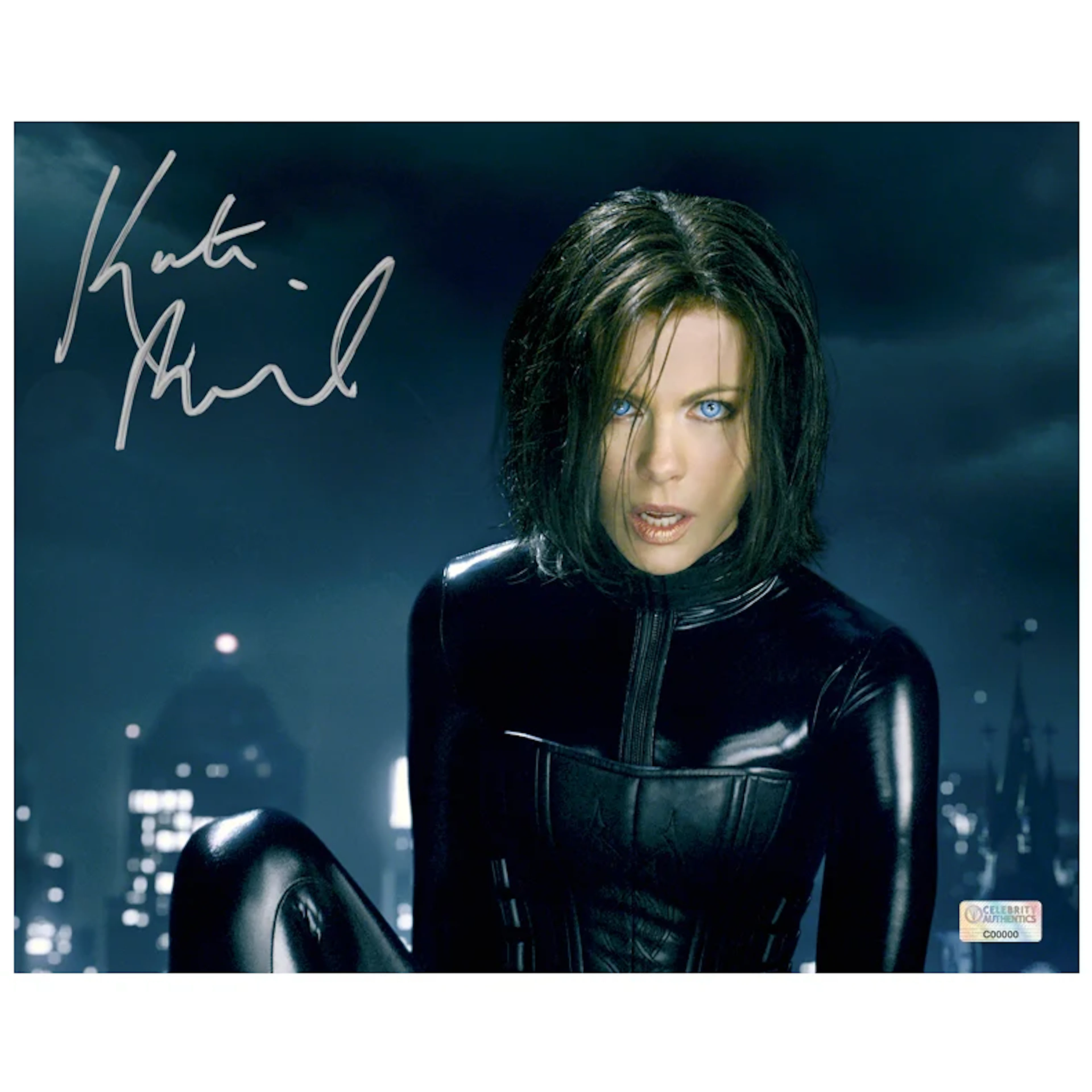 Kate Beckinsale Autographed Underworld Awakening Skyline 8×10 Photo