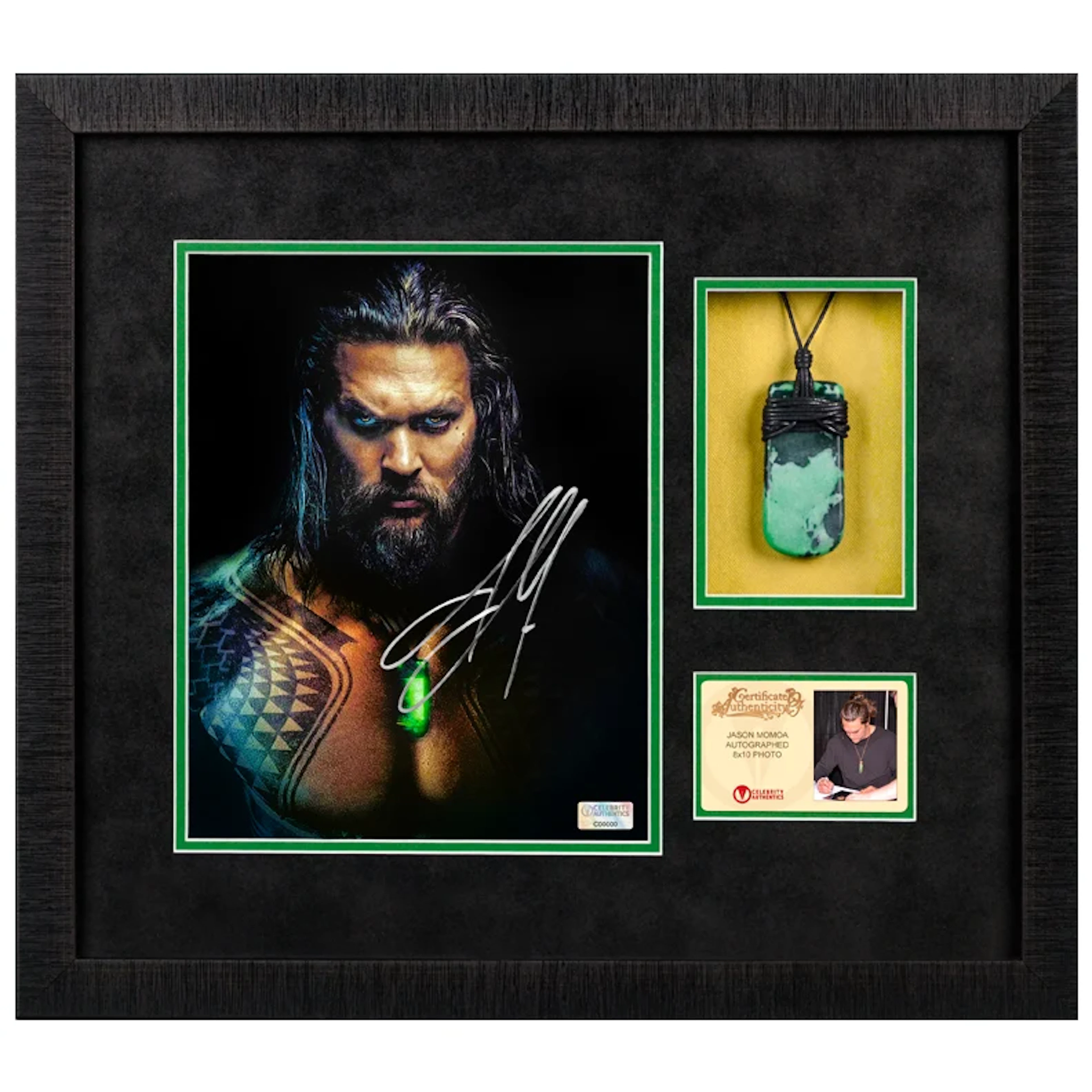 Jason Momoa Autographed 2019 Aquaman 8x10 Photo With Aquaman Pendant