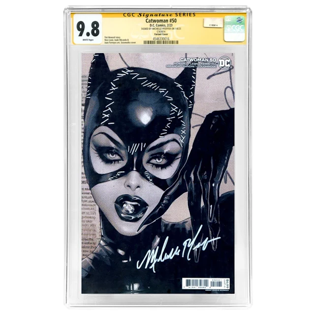 Michelle Pfeiffer Autographed 2023 Catwoman #50 Sozomaika Variant