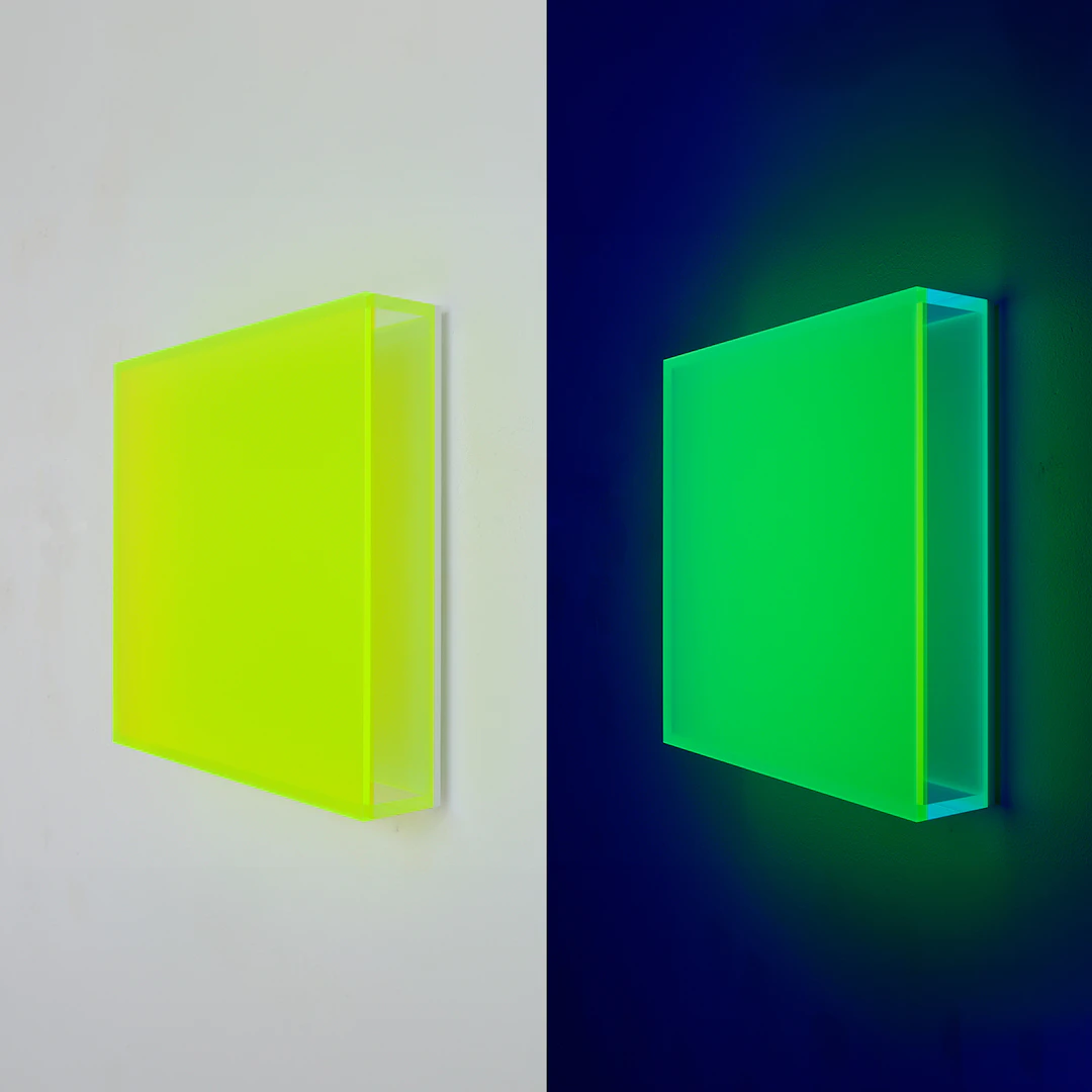 Colormirror satin green glow green , 2026 - Regine SCHUMANN