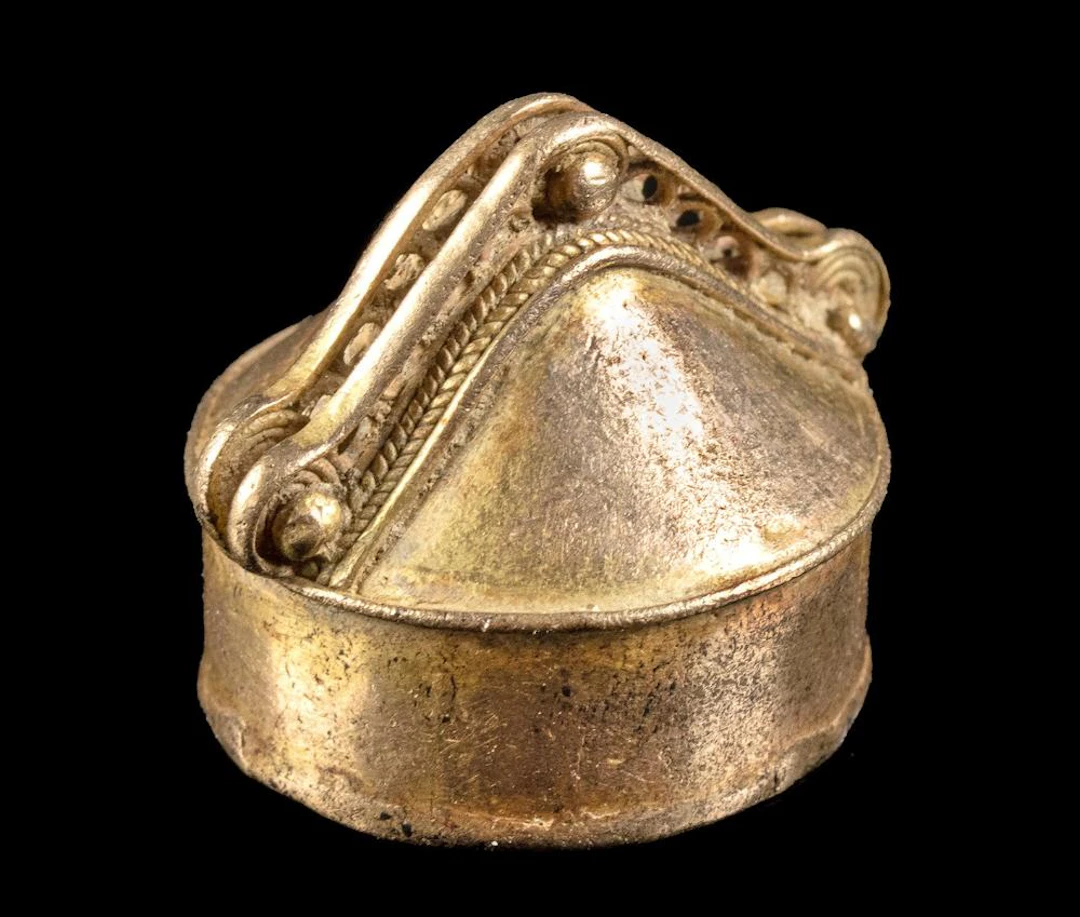 Tairona Tumbaga Gold Labret - Filigree & Granulation Crest