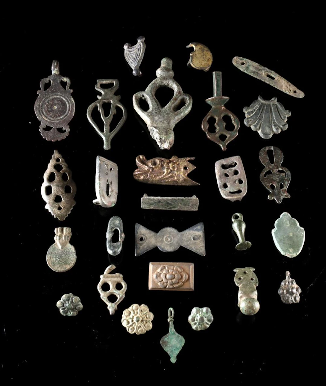 Roman, Viking & Medieval Bronze Fittings, Pendants & Mounts (27 pcs)