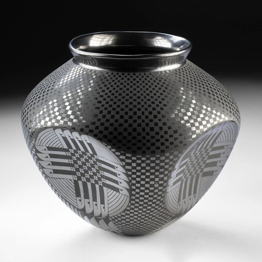 Mata Ortiz Blackware Olla - Silver Checkerboard & Serpentine Motifs