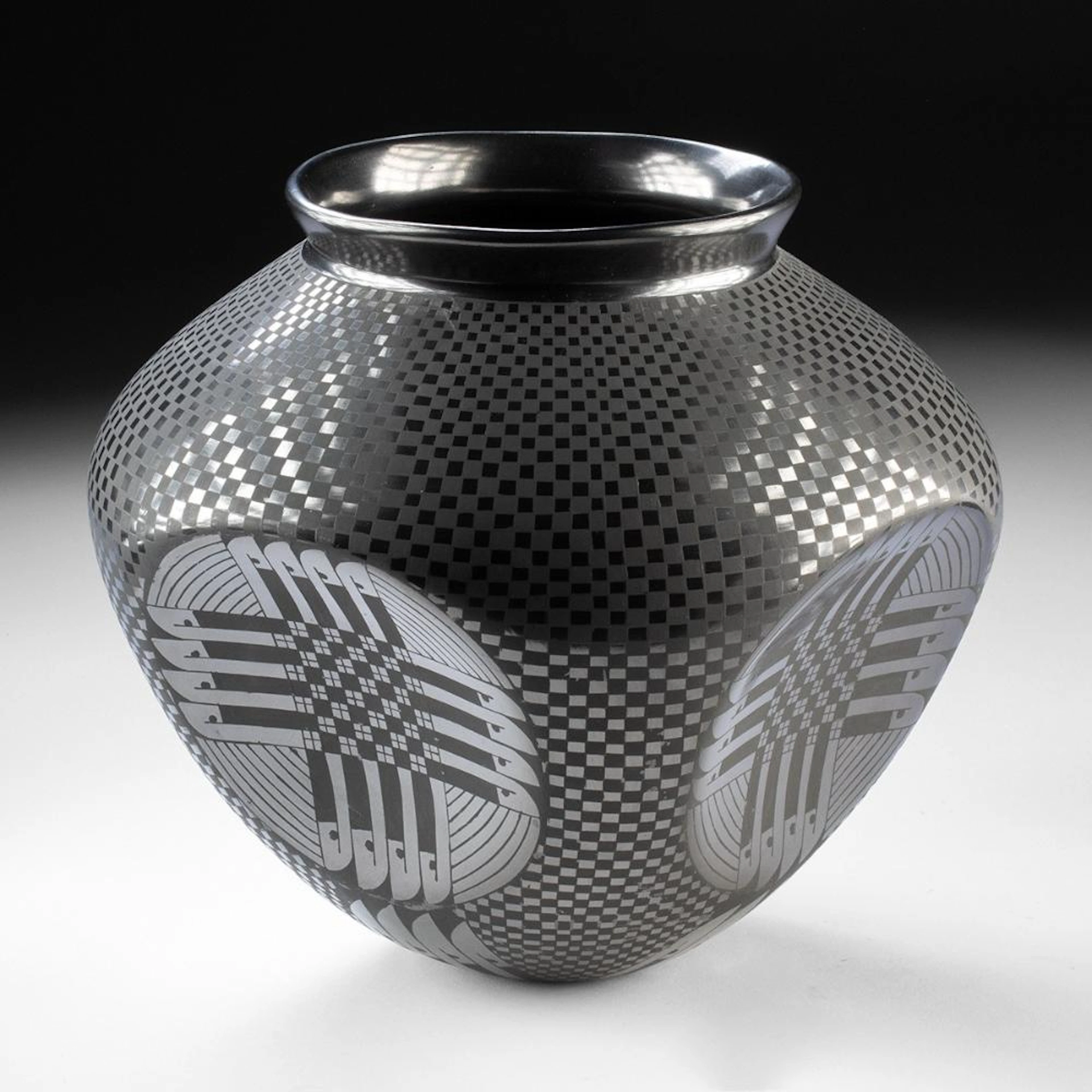 Mata Ortiz Blackware Olla - Silver Checkerboard & Serpentine Motifs