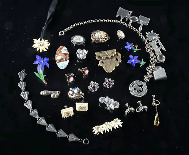 Vintage Costume Jewelry, Includes Silver & Gilt Pieces