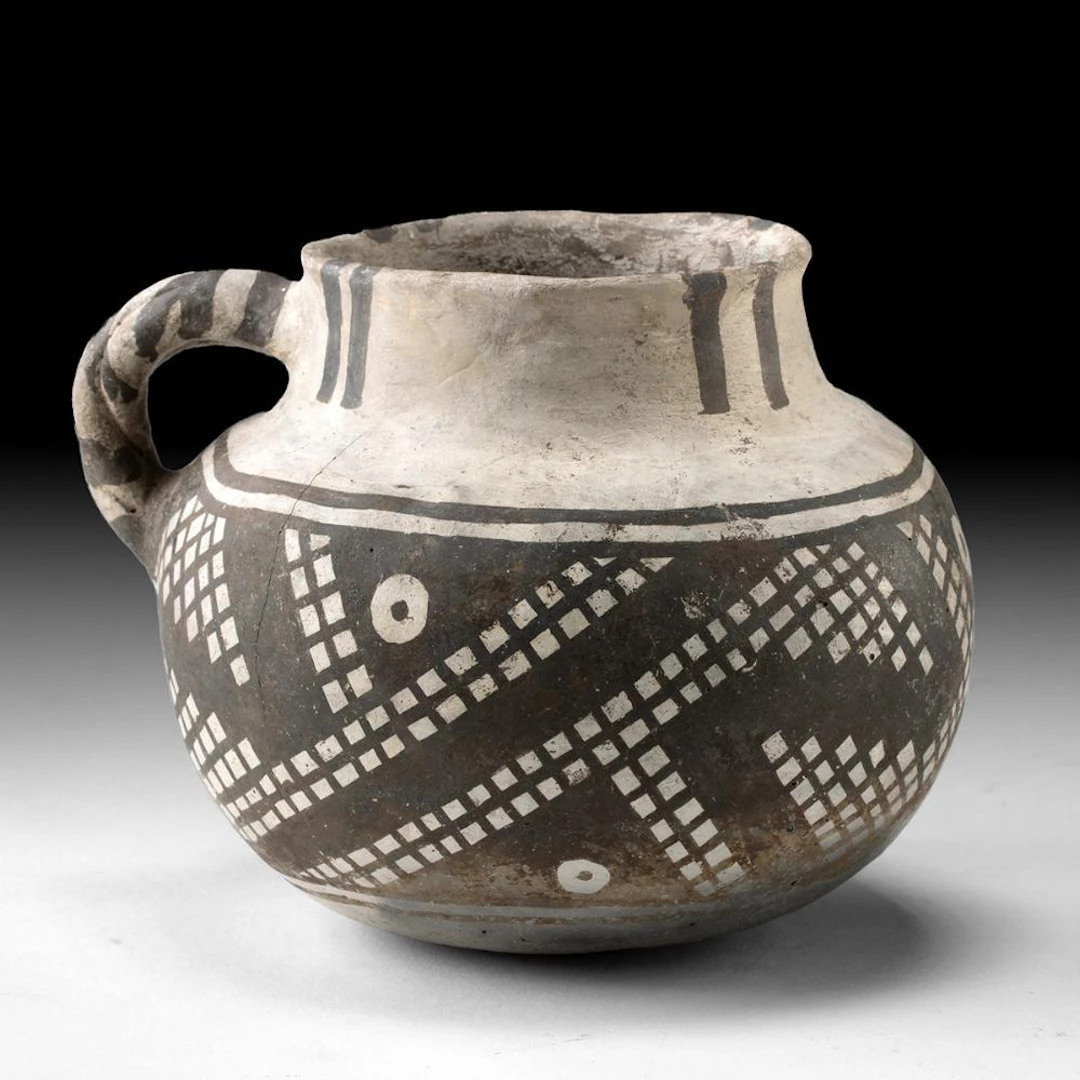 Anasazi Kayenta Black-on-White Pottery Cup with Twisted Handle