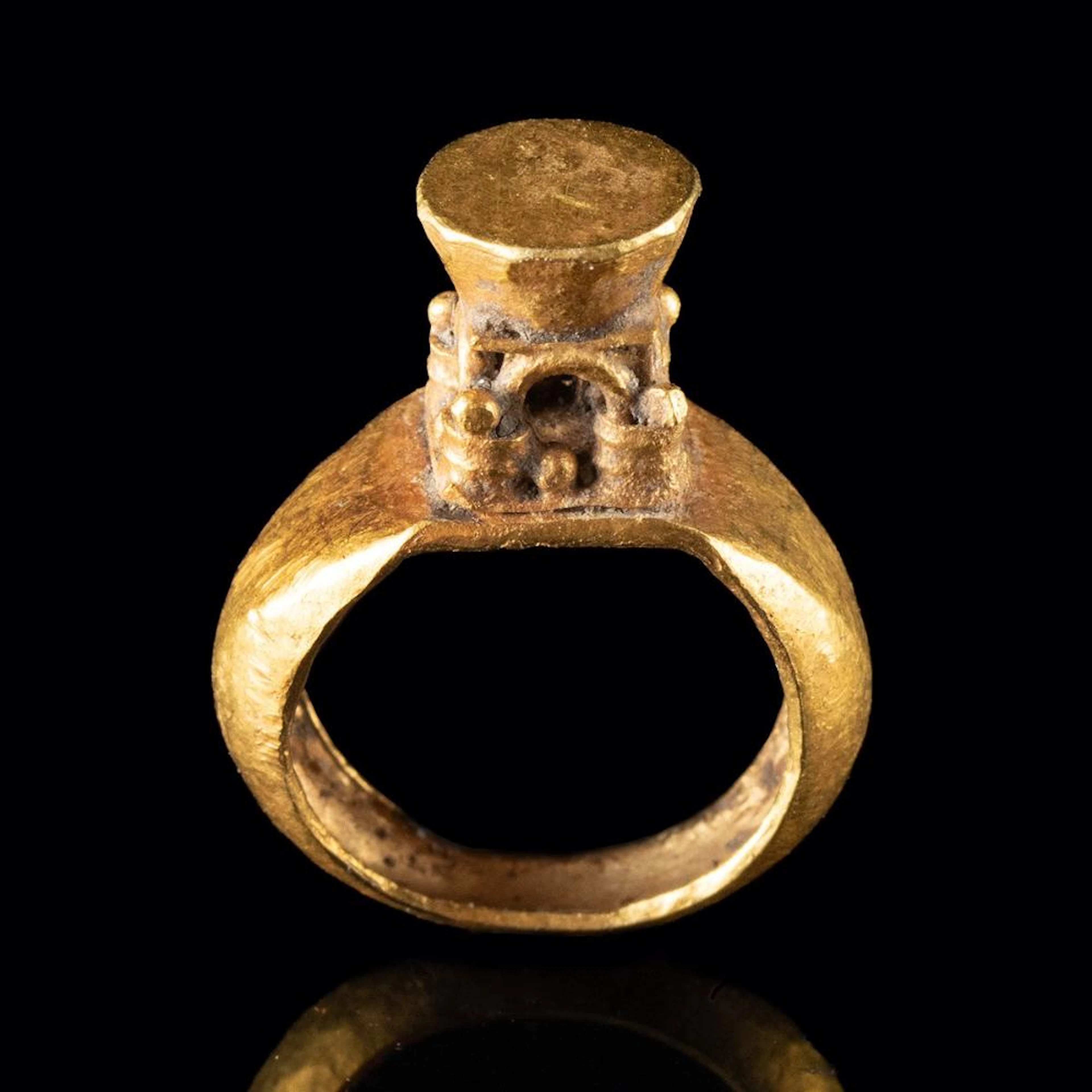 Early Medieval Frankish Gold Architectural Ring, Arcaded Bezel