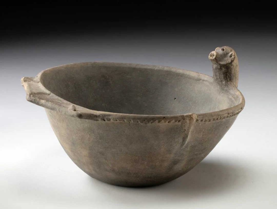 Prehistoric Mississippian / Caddo Pottery Bat Effigy Rim Bowl