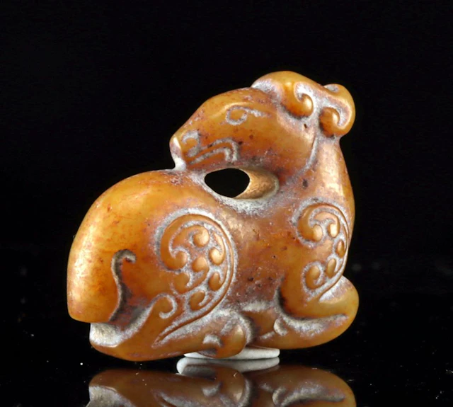 Qing Dynasty Jade Deer Pendant in Archaic Style