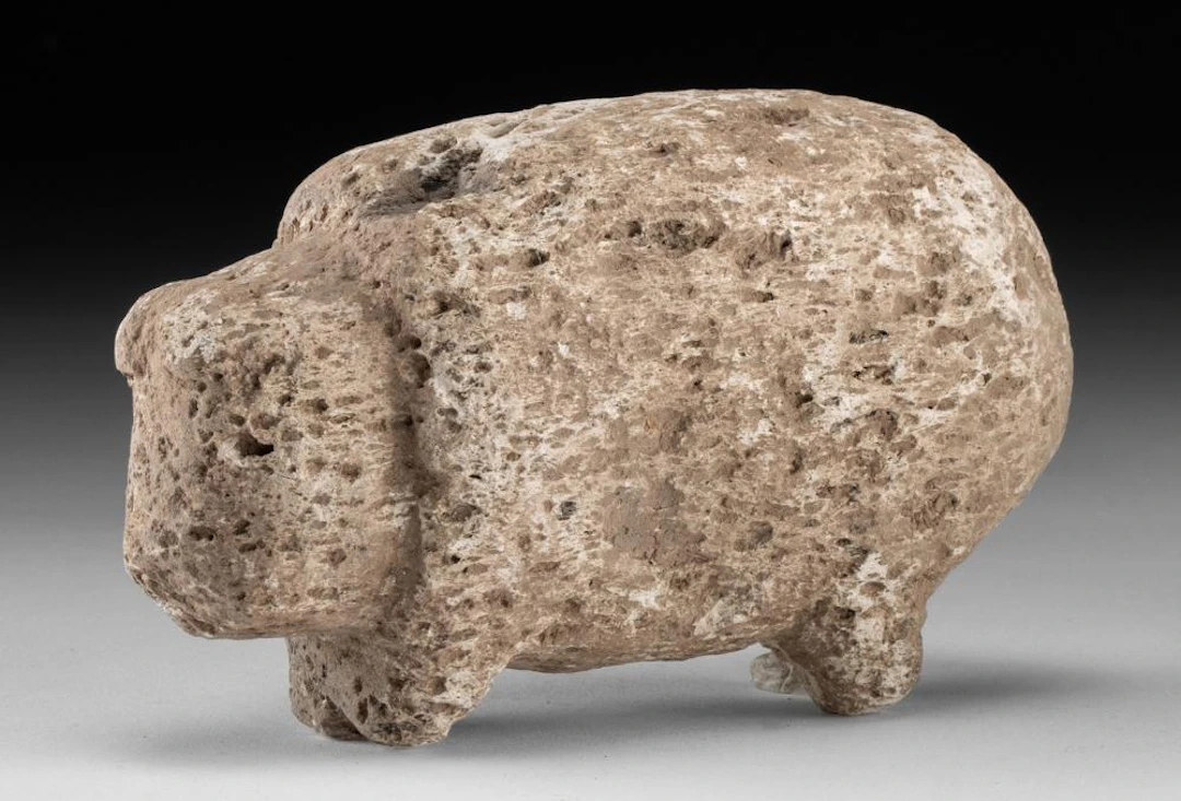 Rare Anasazi Mimbres Coral Animal Effigy Carving