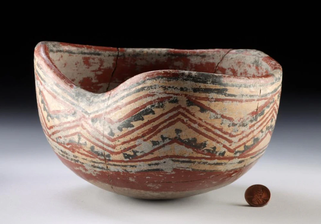Chupícuaro Polychrome Bowl, Lobed Heart-Shaped Mouth