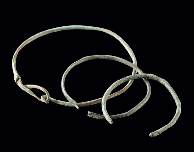 Roman Bracelet Group | 2 Penannular + Hooked Armband