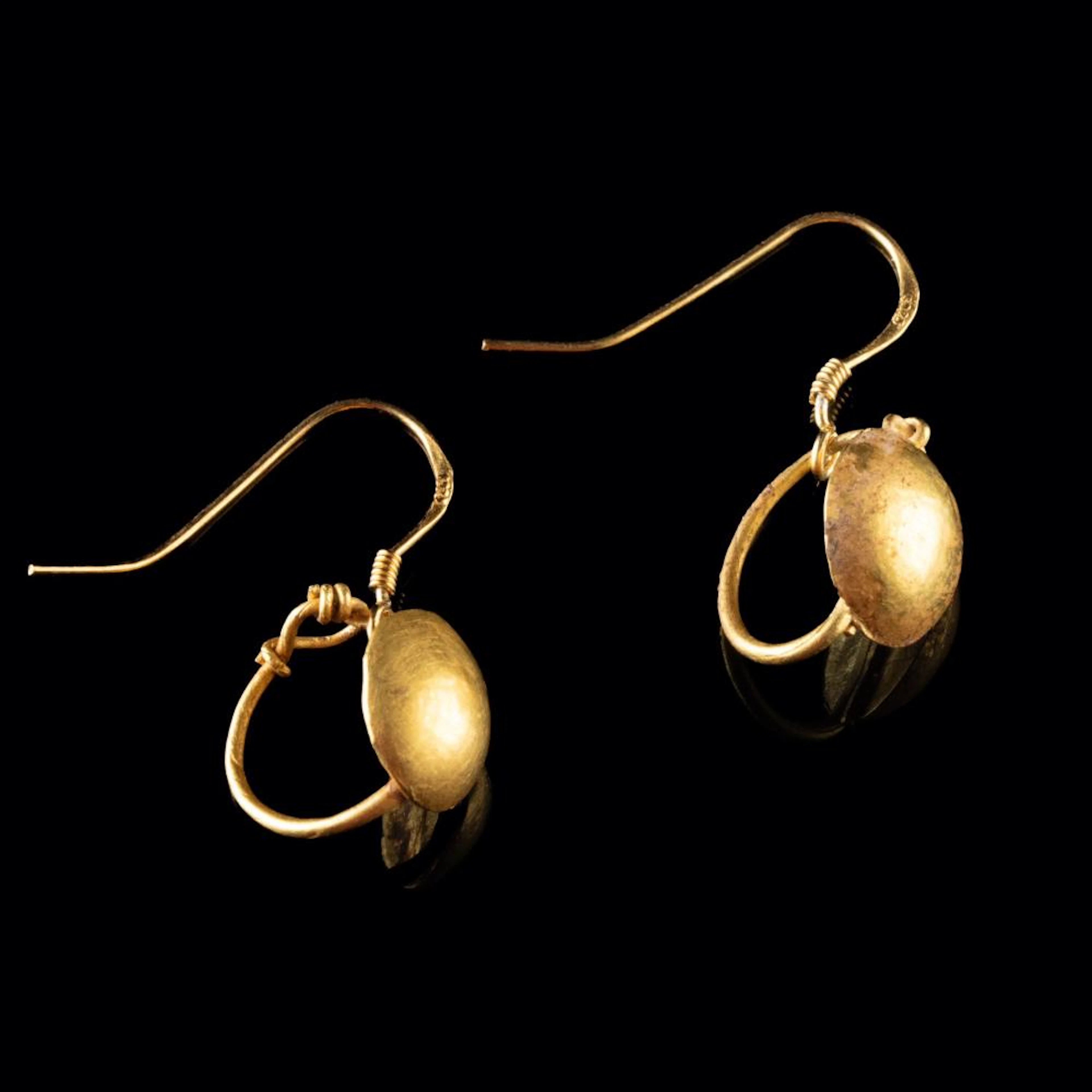 Roman High-Karat Gold Shield Earrings, Hemispherical Domes