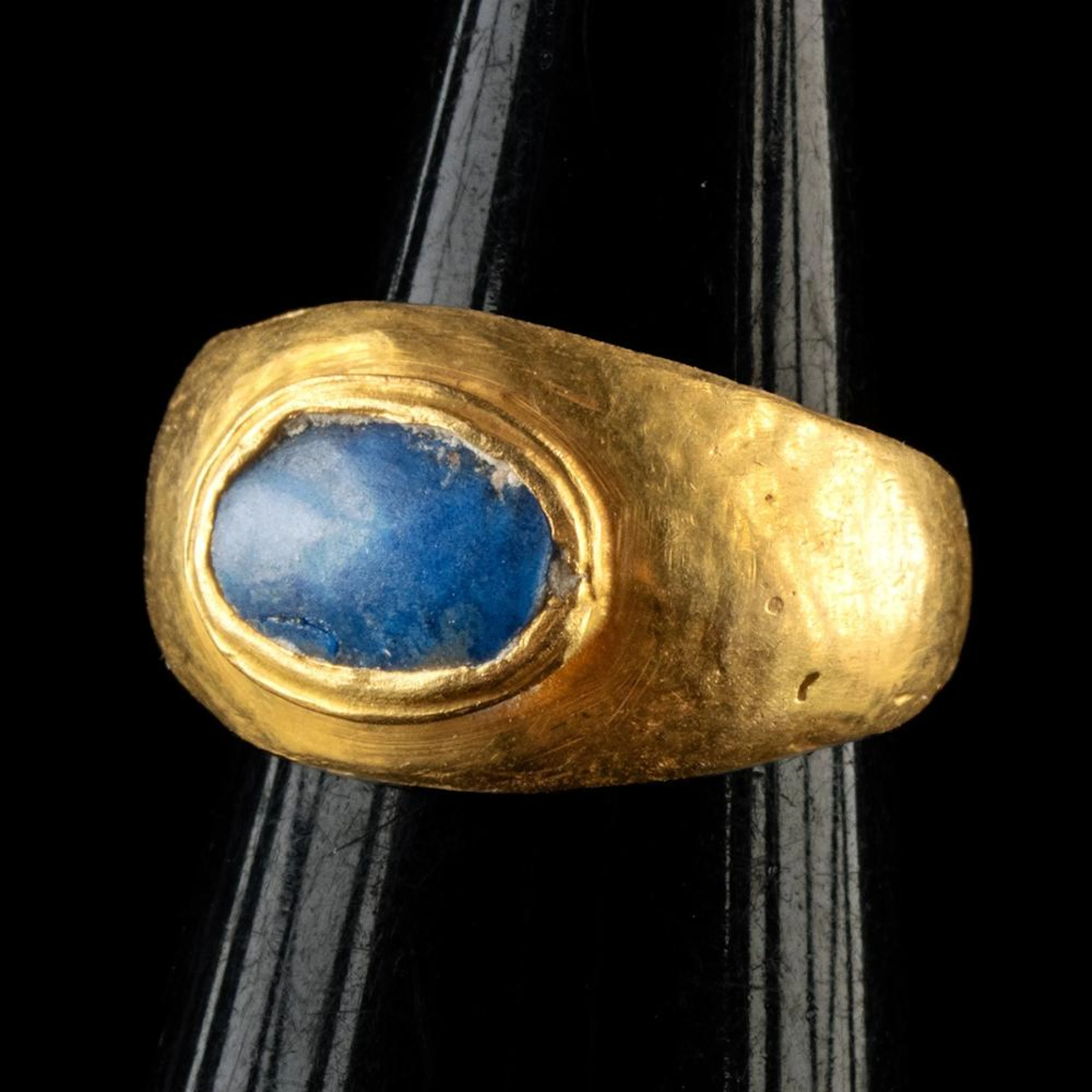 Roman 20K Gold Ring | Lapis Lazuli Cabochon, Engraved Bezel
