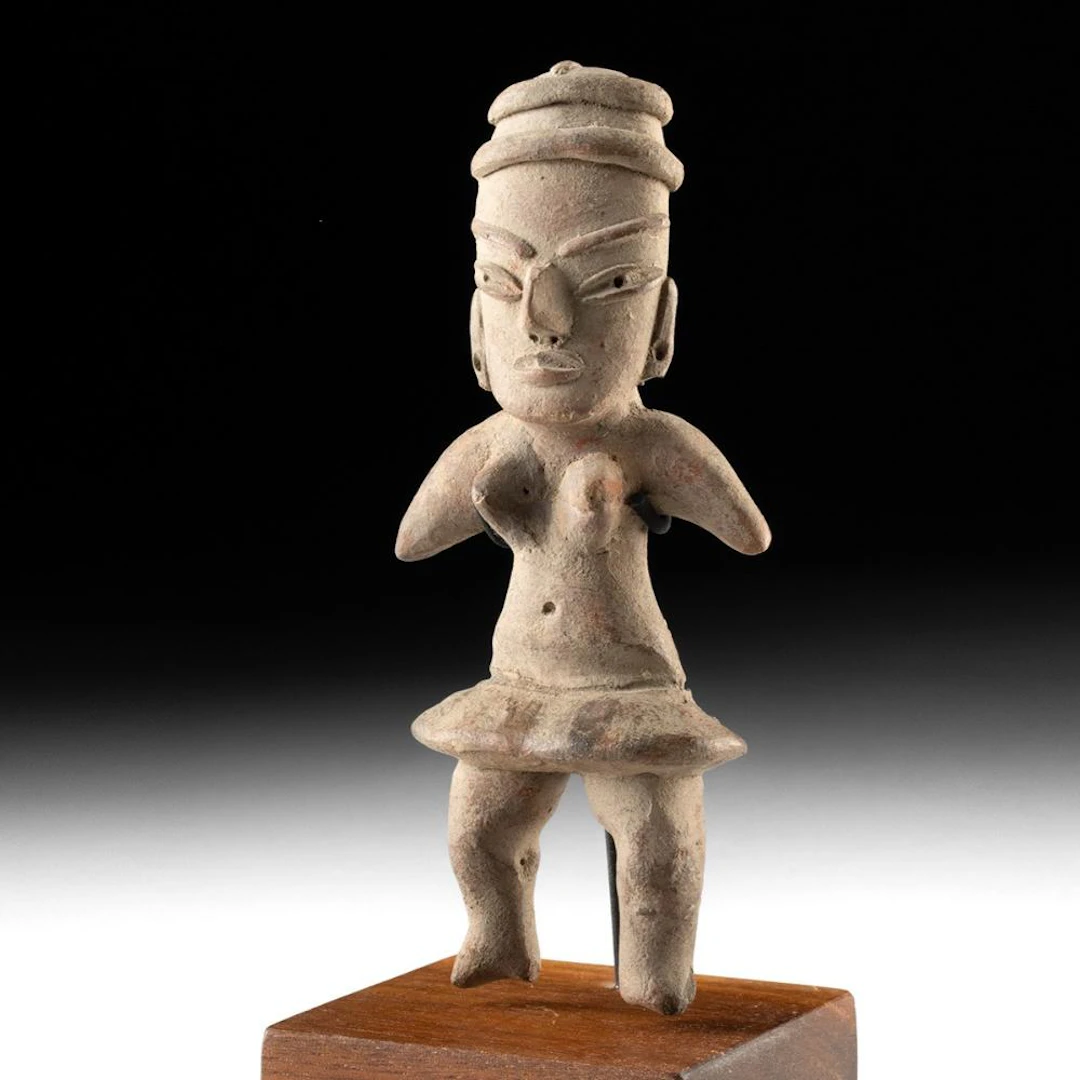 Ancient Pre-Classic Tlatilco Pottery Standing Female Figure