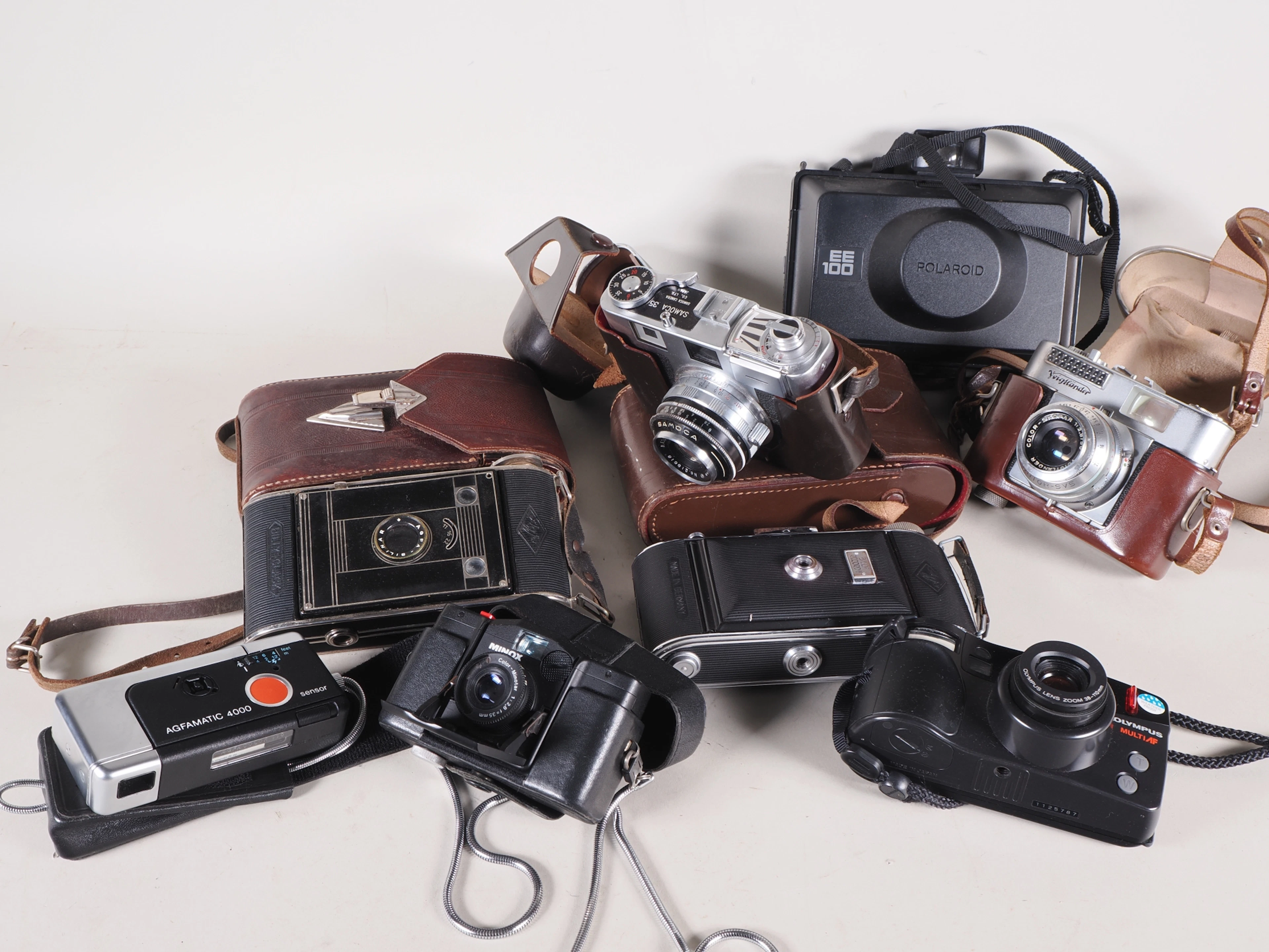 Los 1587: Konvolut Fotokameras