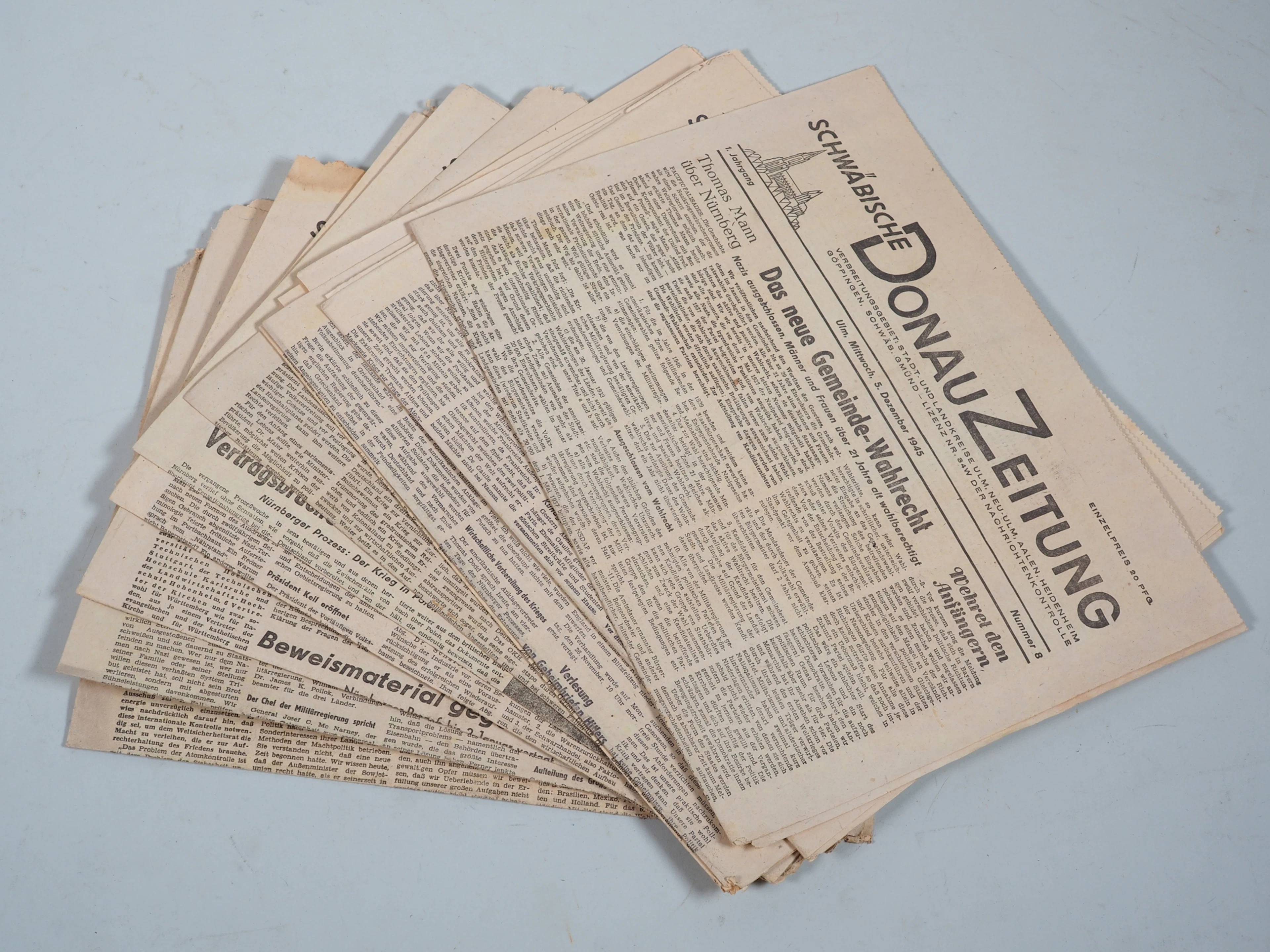 Los 2352: 10 original Ausgaben Schwäbische Donauzeitung 1945-1946 Ulm Neu-Ulm