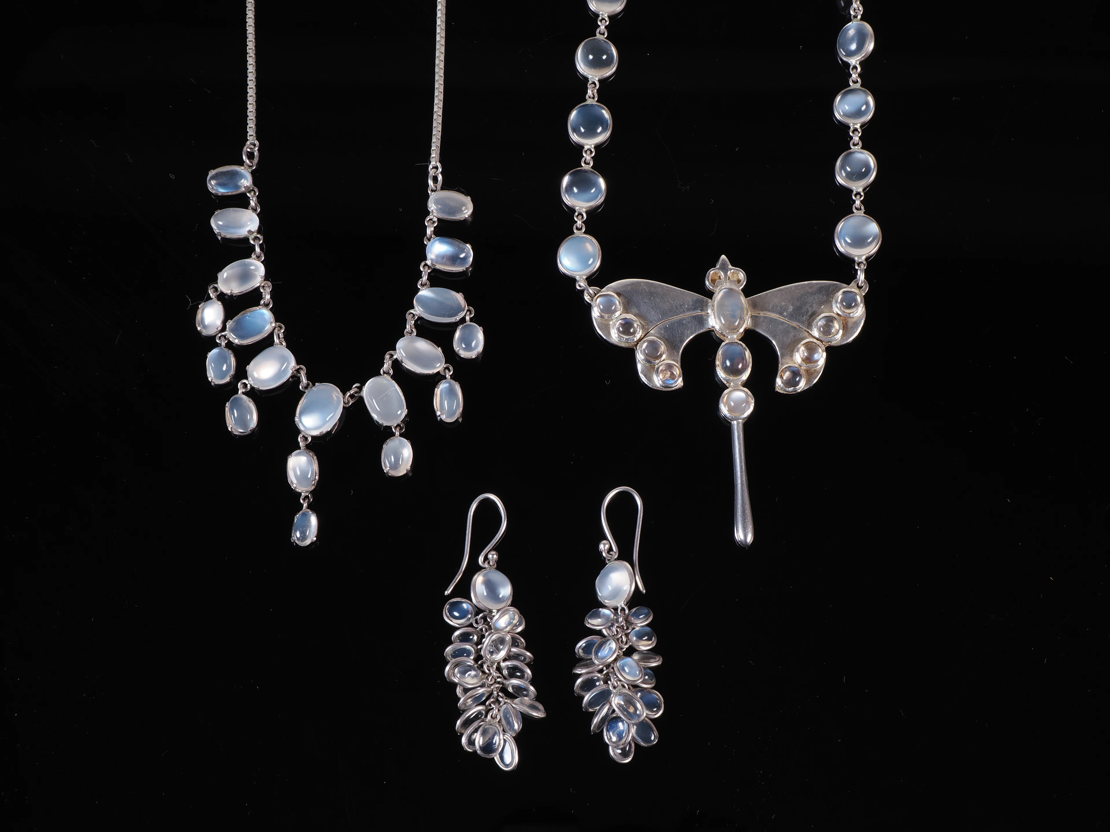 Los 724: Silber Schmuck Set mit Mondstein, 2 Halsketten (Libelle)