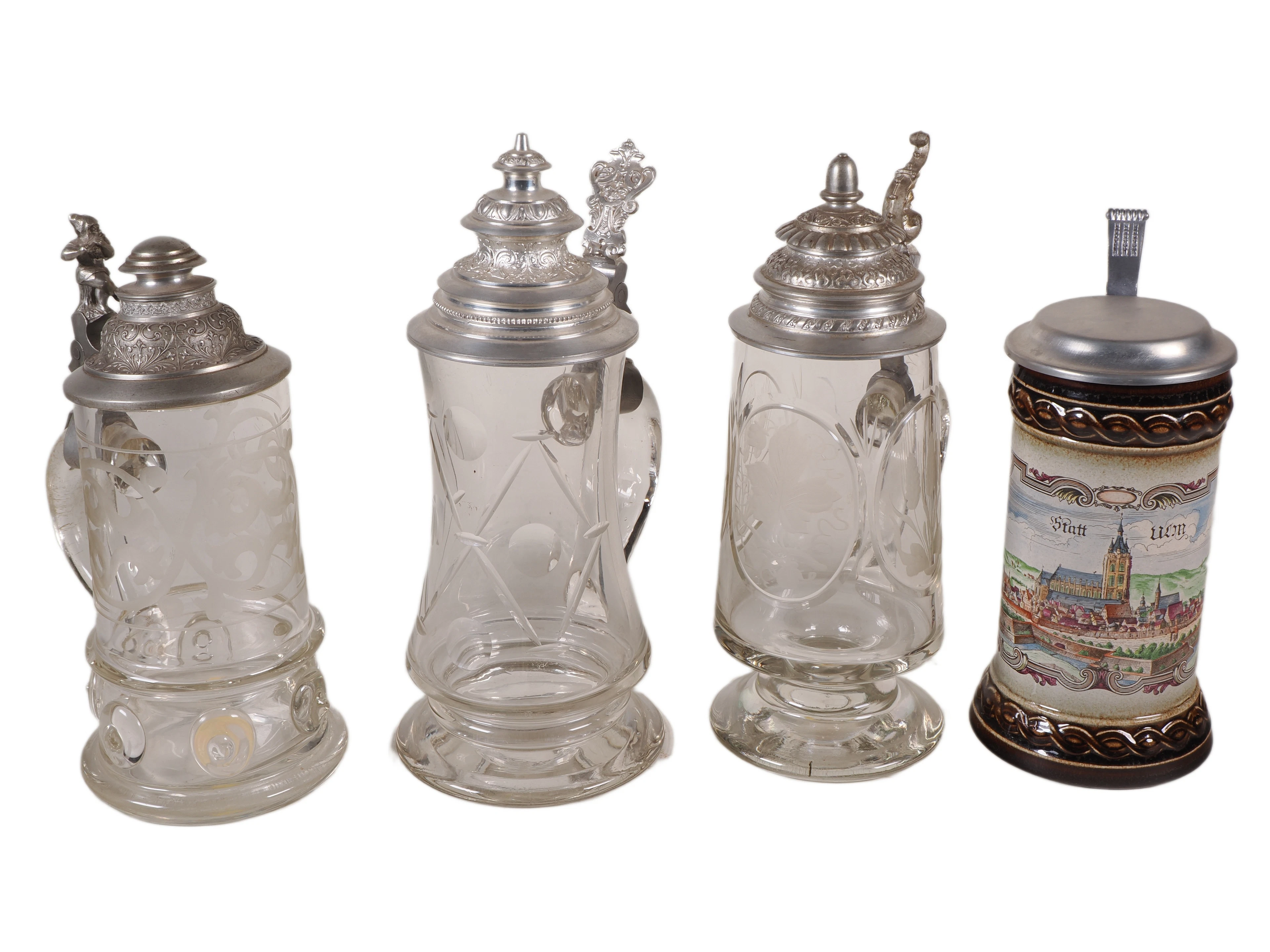 Los 1644: Konvolut Krüge 19. Jh., Glas mit Zinndeckel und Steingut