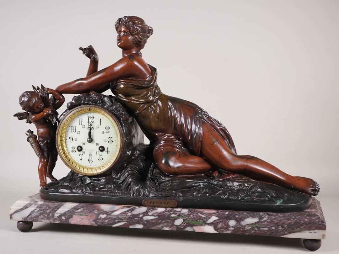Los 547: Dekorative Französische Figurenuhr um 1880
