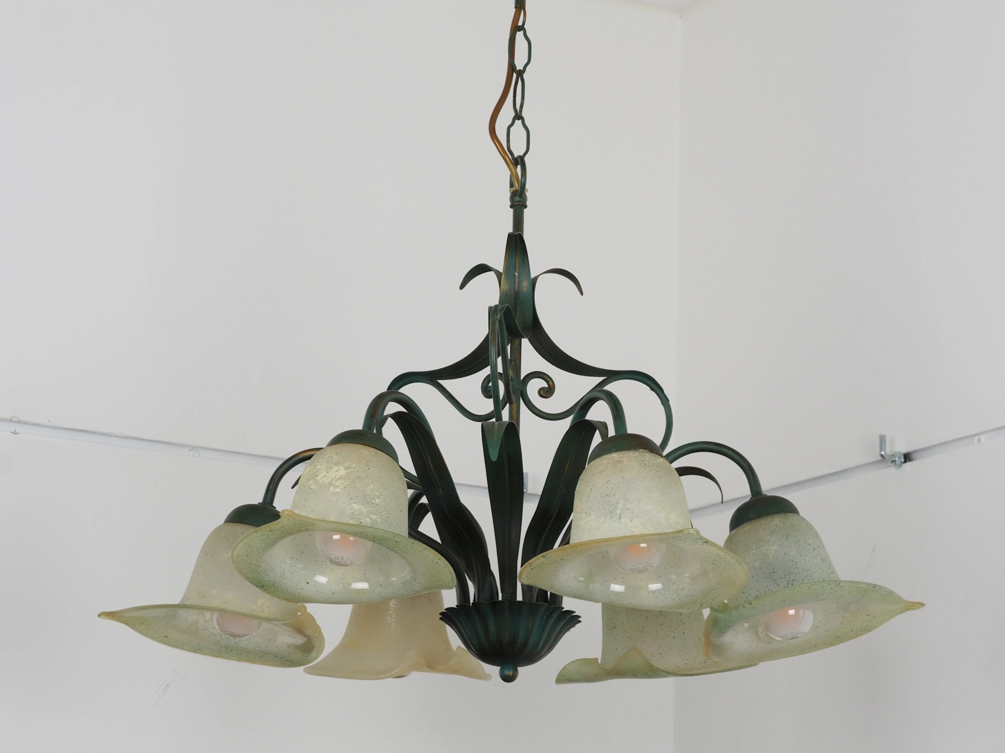 Los 911: Florale Deckenlampe