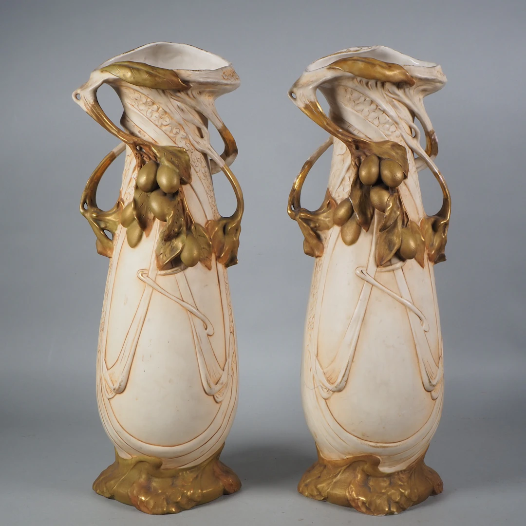 Los 845: Paar große Royal Dux Jugendstil-Vasen, um 1910 - Eduard Eichler