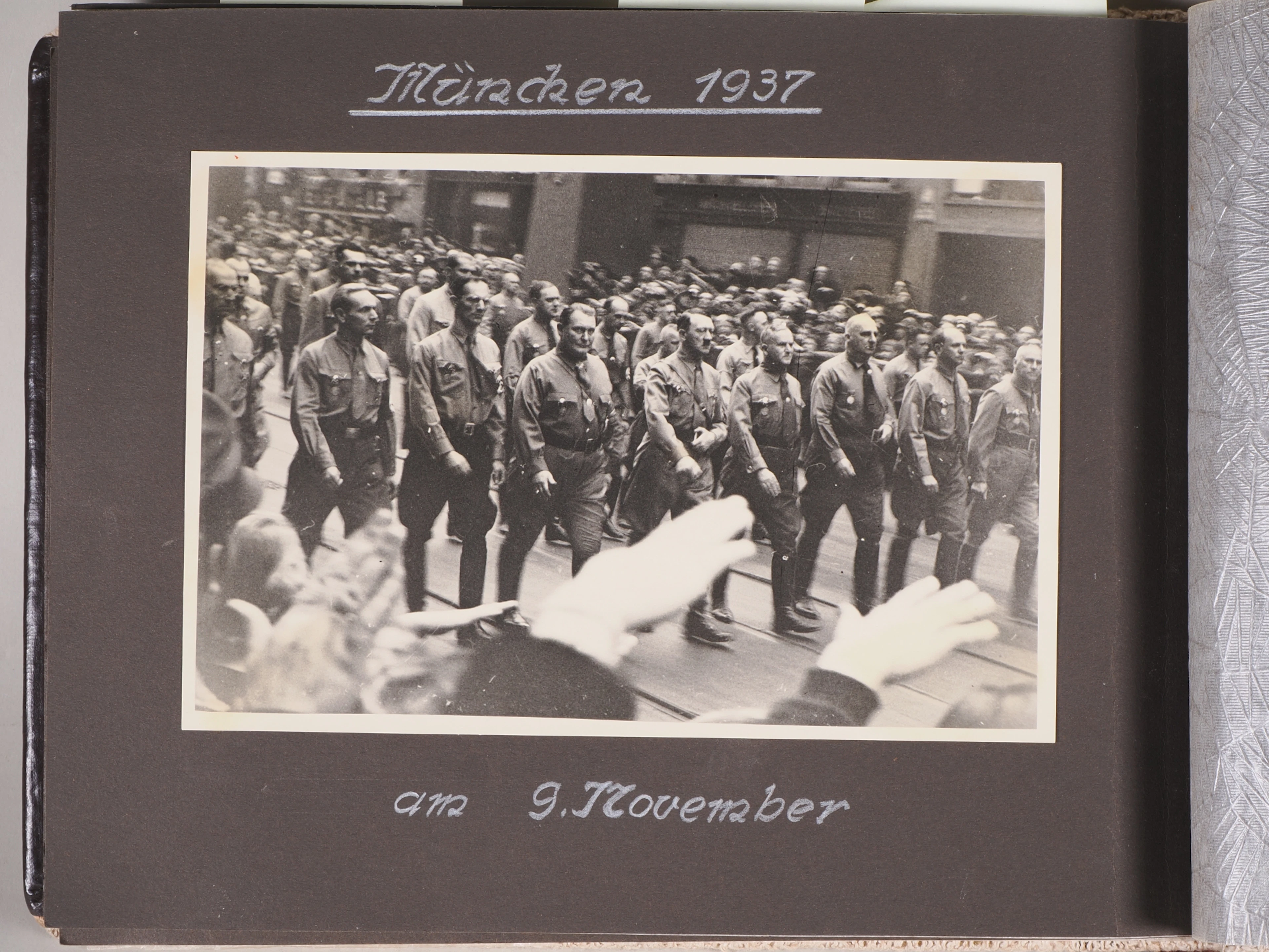 Los 2158: Fotoalbum WK2 RAD Luftwaffe Kaufbeuren u.a. Hitler Göring Frick