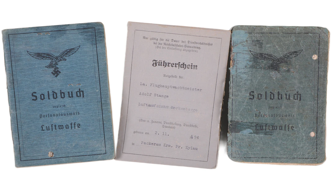 Los 2531: Konvolut aus drei Dokumenten der Luftwaffe Soldbücher und