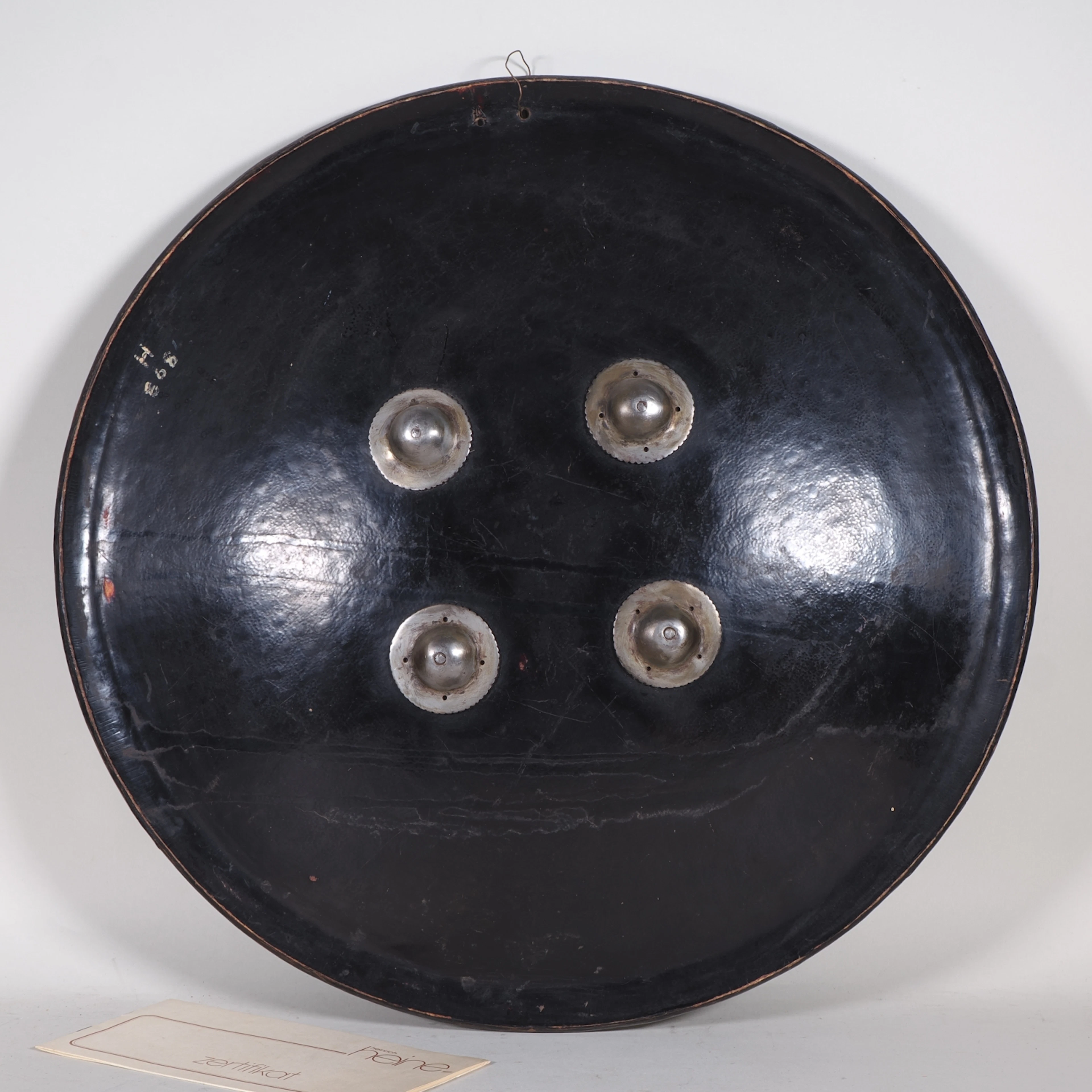 Los 1299: Schutzschild aus Leder, Indien 19. Jh.