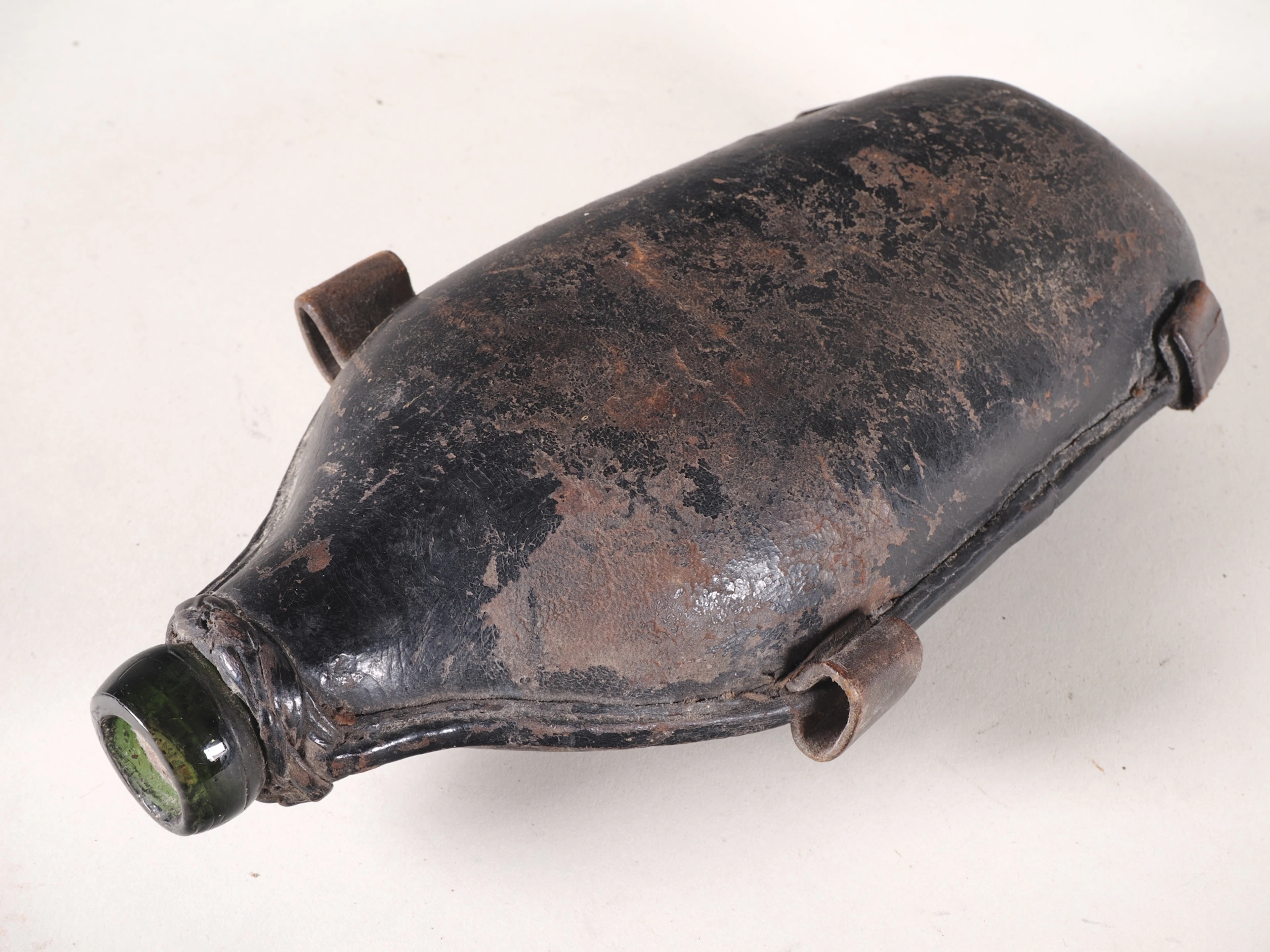 Los 2477: Feldflasche 1870/71 Glas Leder