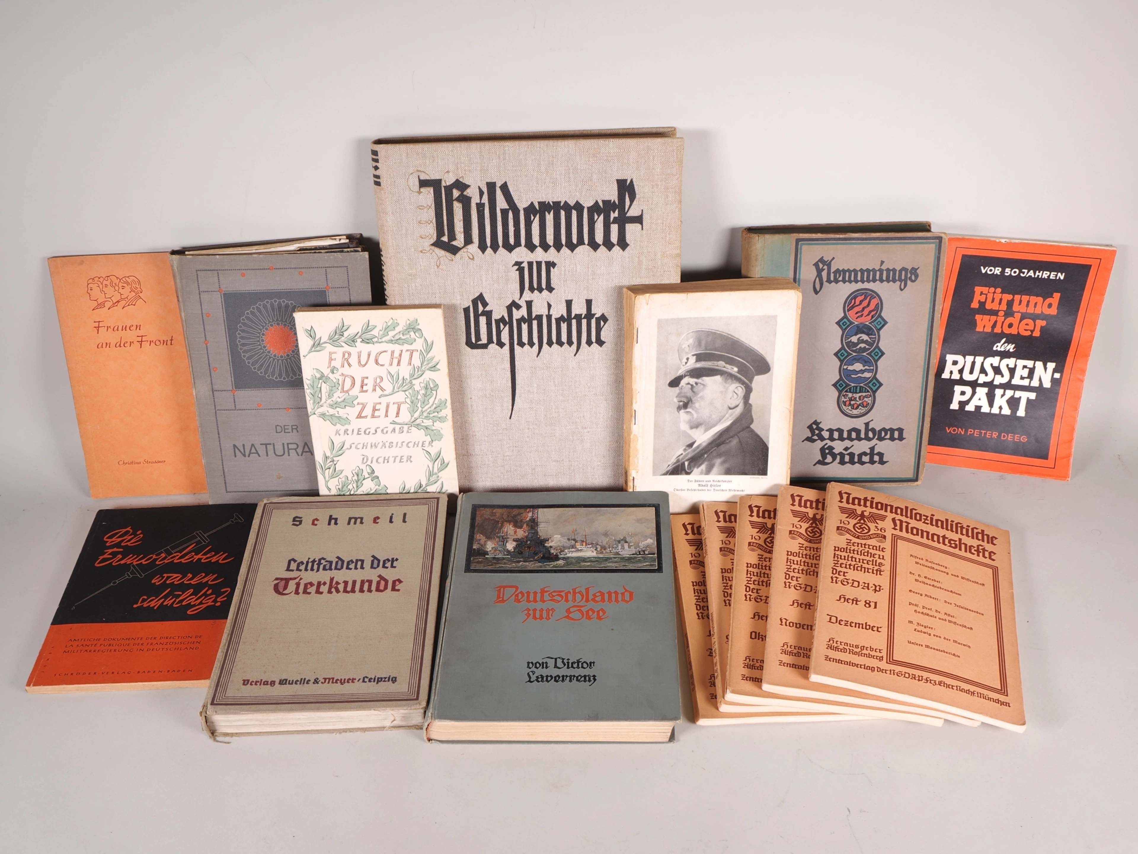 Los 2389: Konvolut 2. WK Bücher inkl. 5x Nationalsozialistische Monatshefte