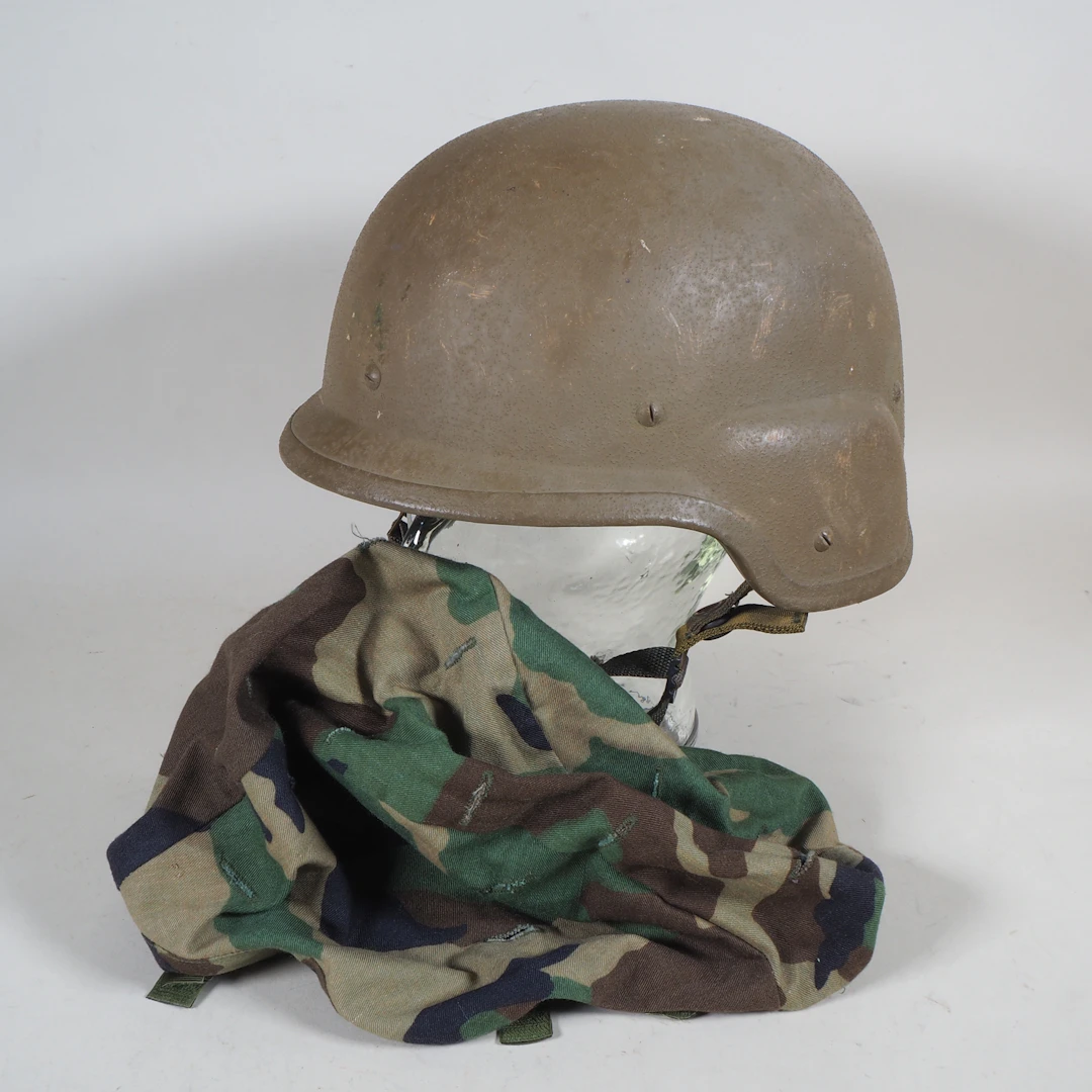 Los 2417: U.S. Militär PASGT Kevlar Helm, 1983