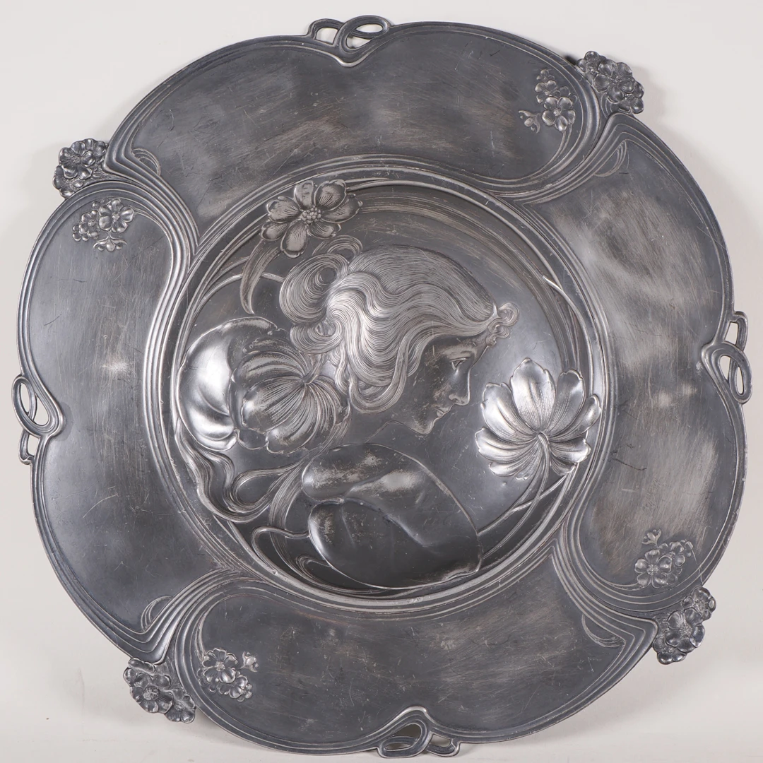 Los 840: Jugendstil Reliefteller um 1900