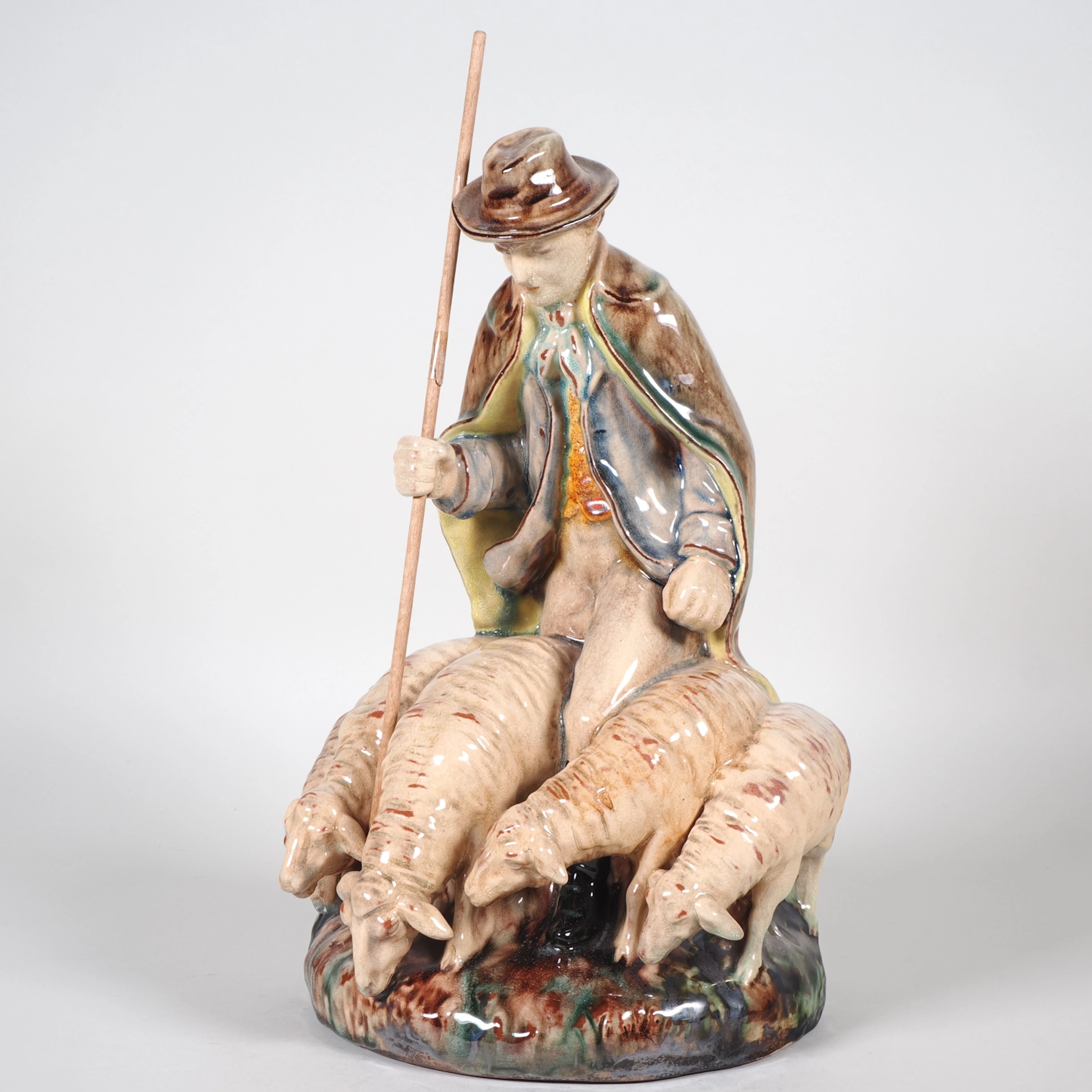 Los 416: Schäfer Figur Karlsruher Majolika, Nr. 4408