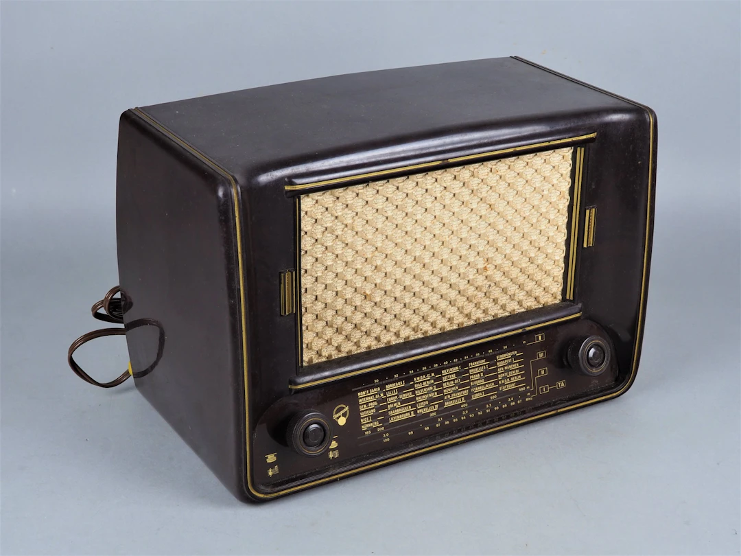 Los 1617: Röhrenradio Blaupunkt Romanze B521UP, um 1952