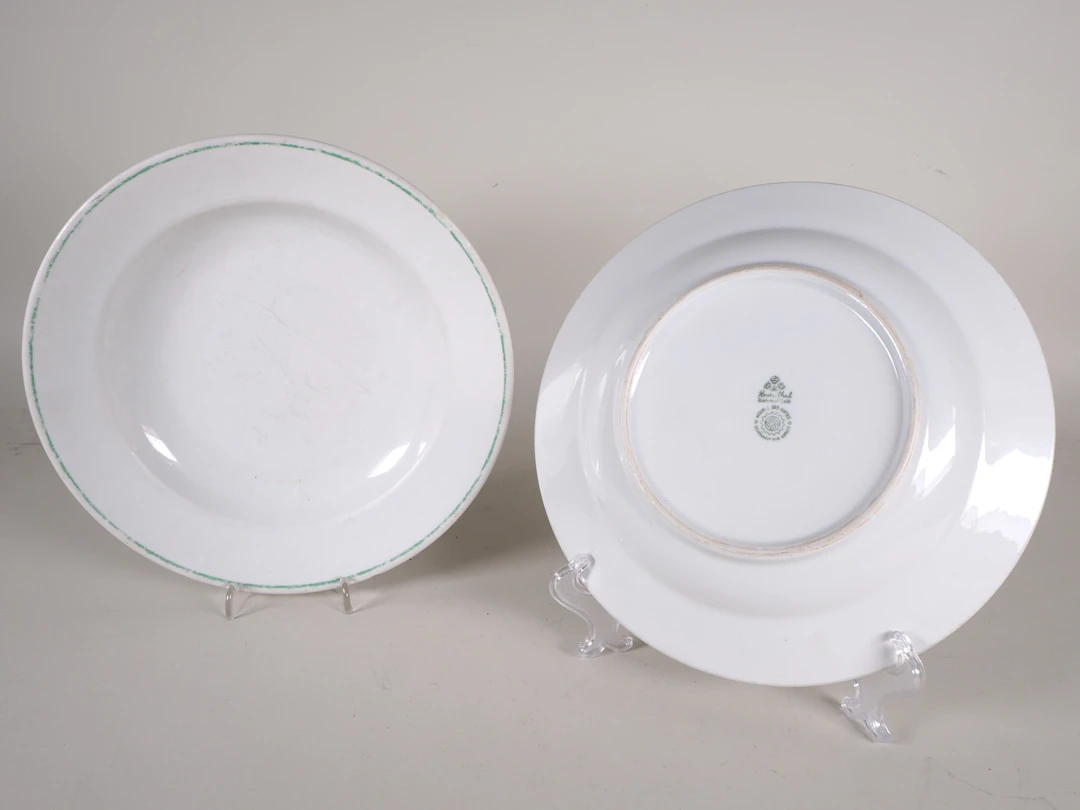 Los 2449: 2 Teller DAF Modell des Amtes Rosenthal Selb