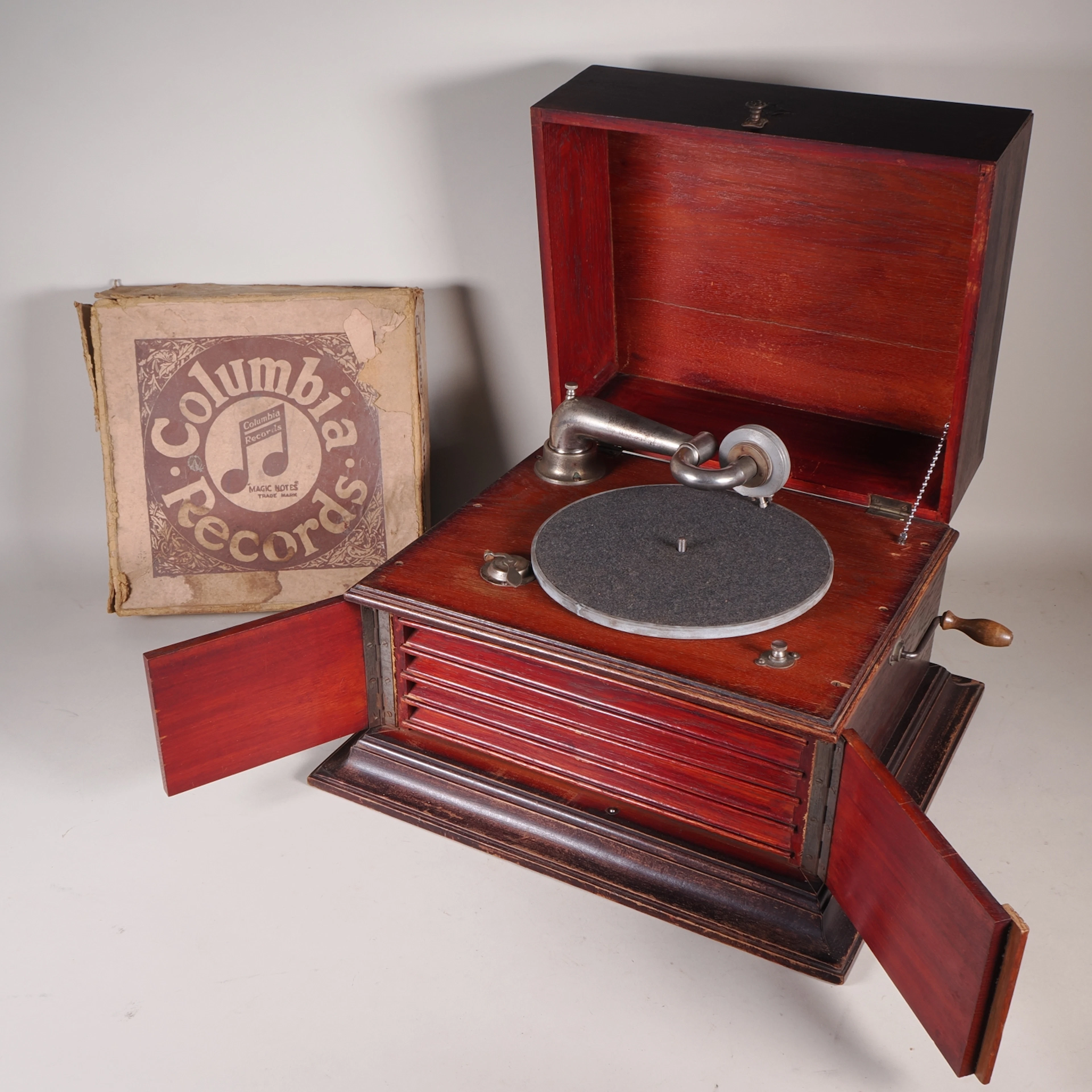 Los 1533: Grammophon um 1920