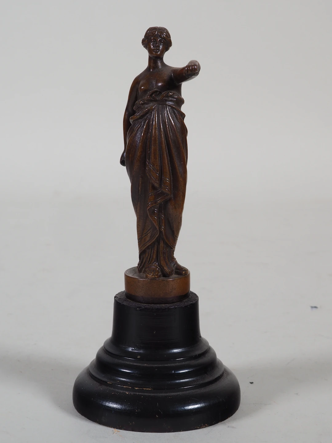 Los 1086: Kleine Bronze Skulptur um 1880
