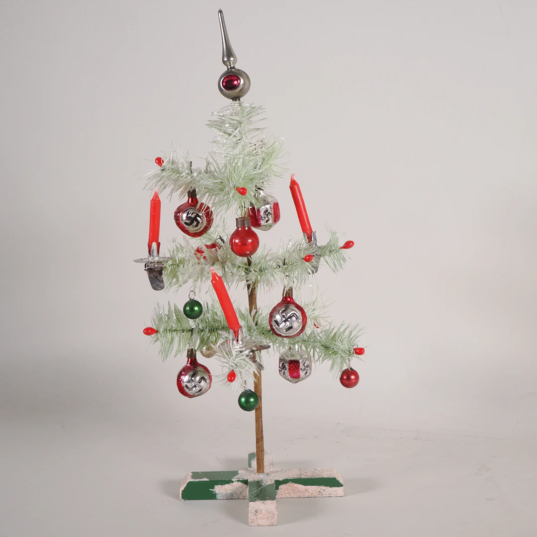 Los 2491: NS Tisch Christbaum Front Weihnachtsbaum mit Hakenkreuz