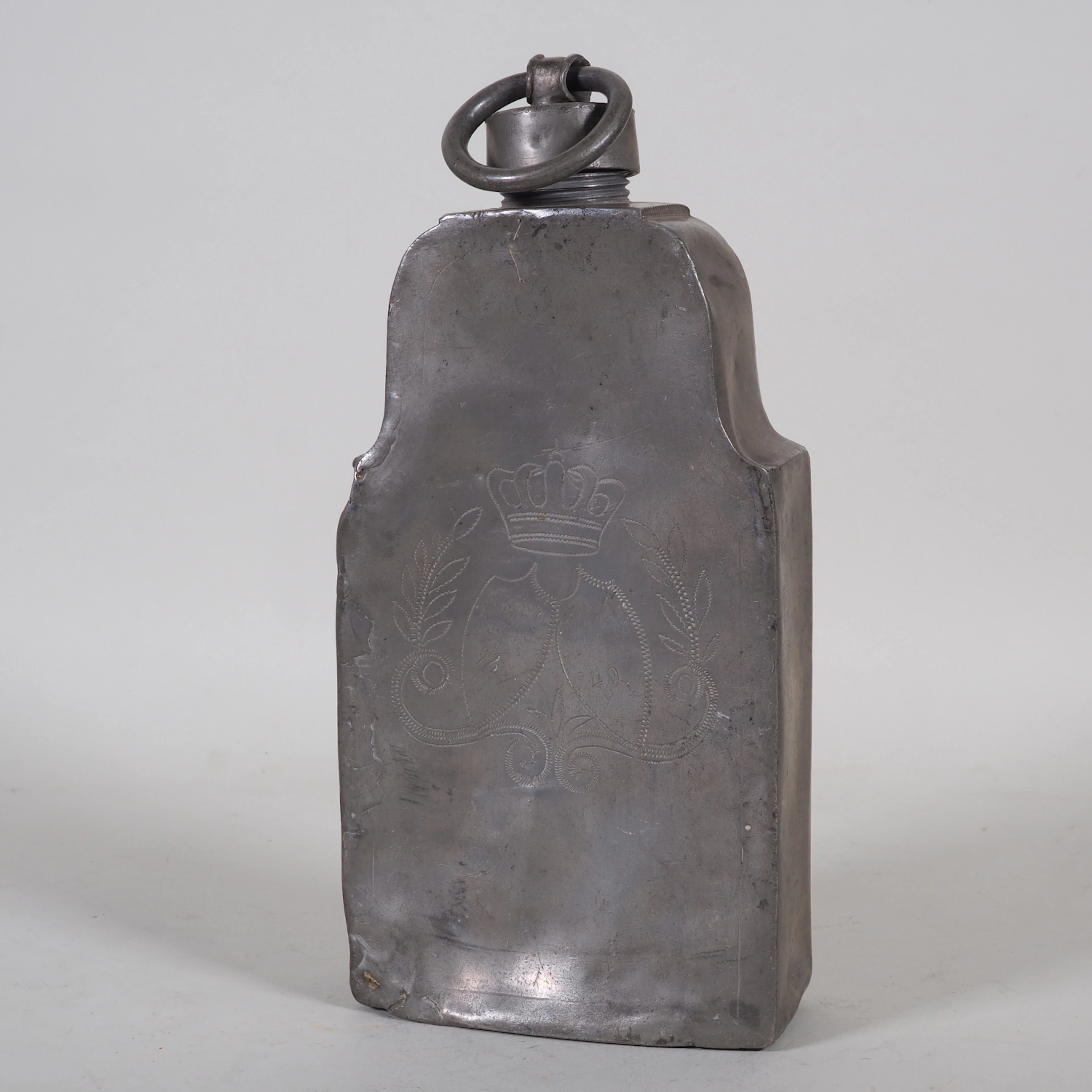 Los 1564: Zinn Schraubflasche mit Wappengravur, vmtl. für Wein, ca. 1849