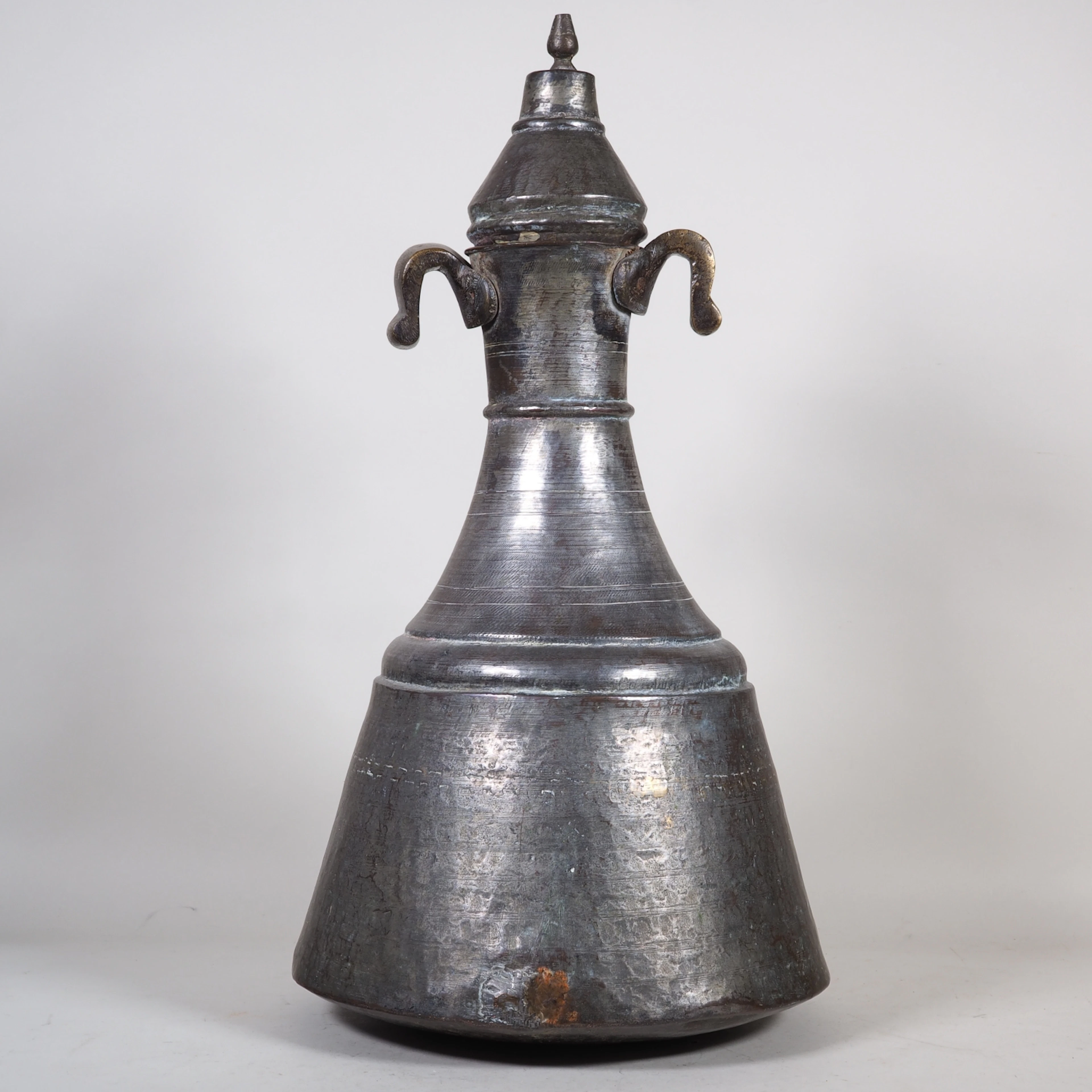 Los 1579: Großer osmanisch / arabischer Wasserkrug aus Kupfer, 19./20. Jh.