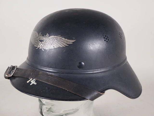 Los 2171: Luftschutz Stahlhelm 1938 Modell "Gladiator" mit Emblem