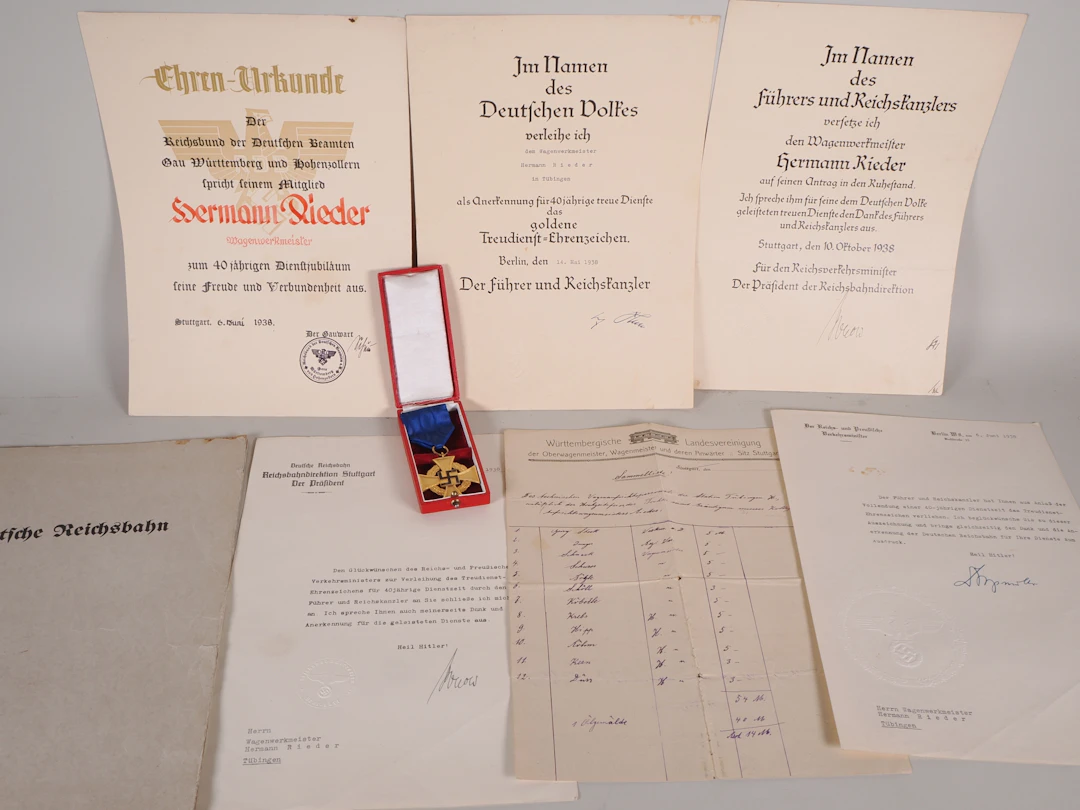 Los 2130: Reichsbahngruppe Tübingen Treudienstehrenzeichen Gold