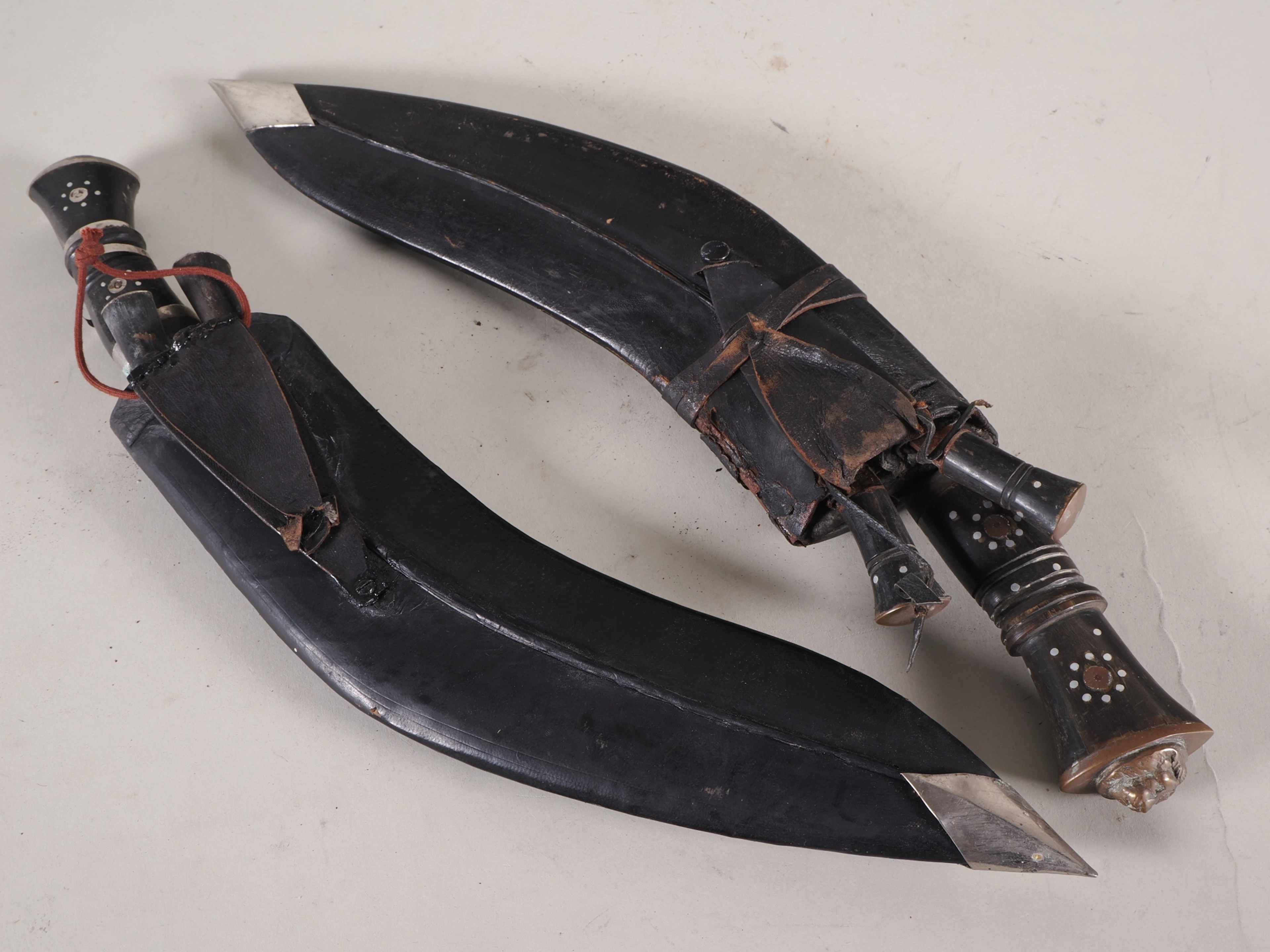 Los 1528: Paar Kukri Messer in Scheide